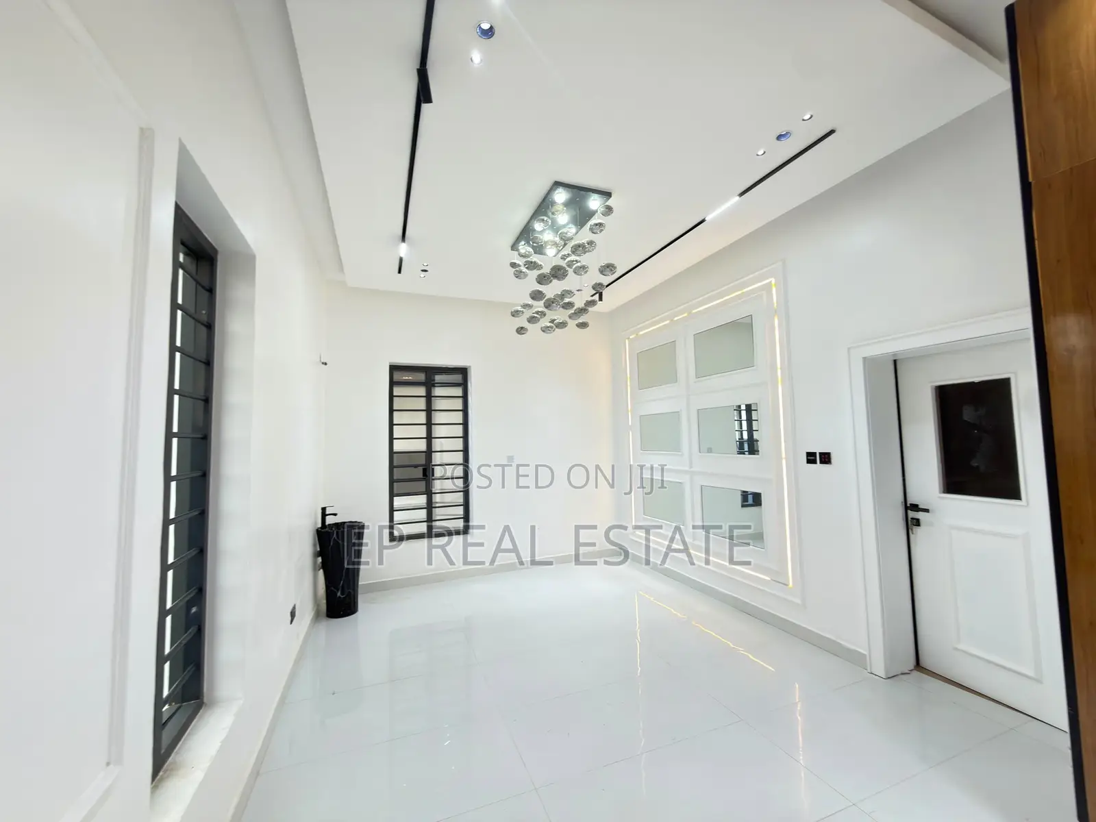5bdrm House in Dakwo District for sale