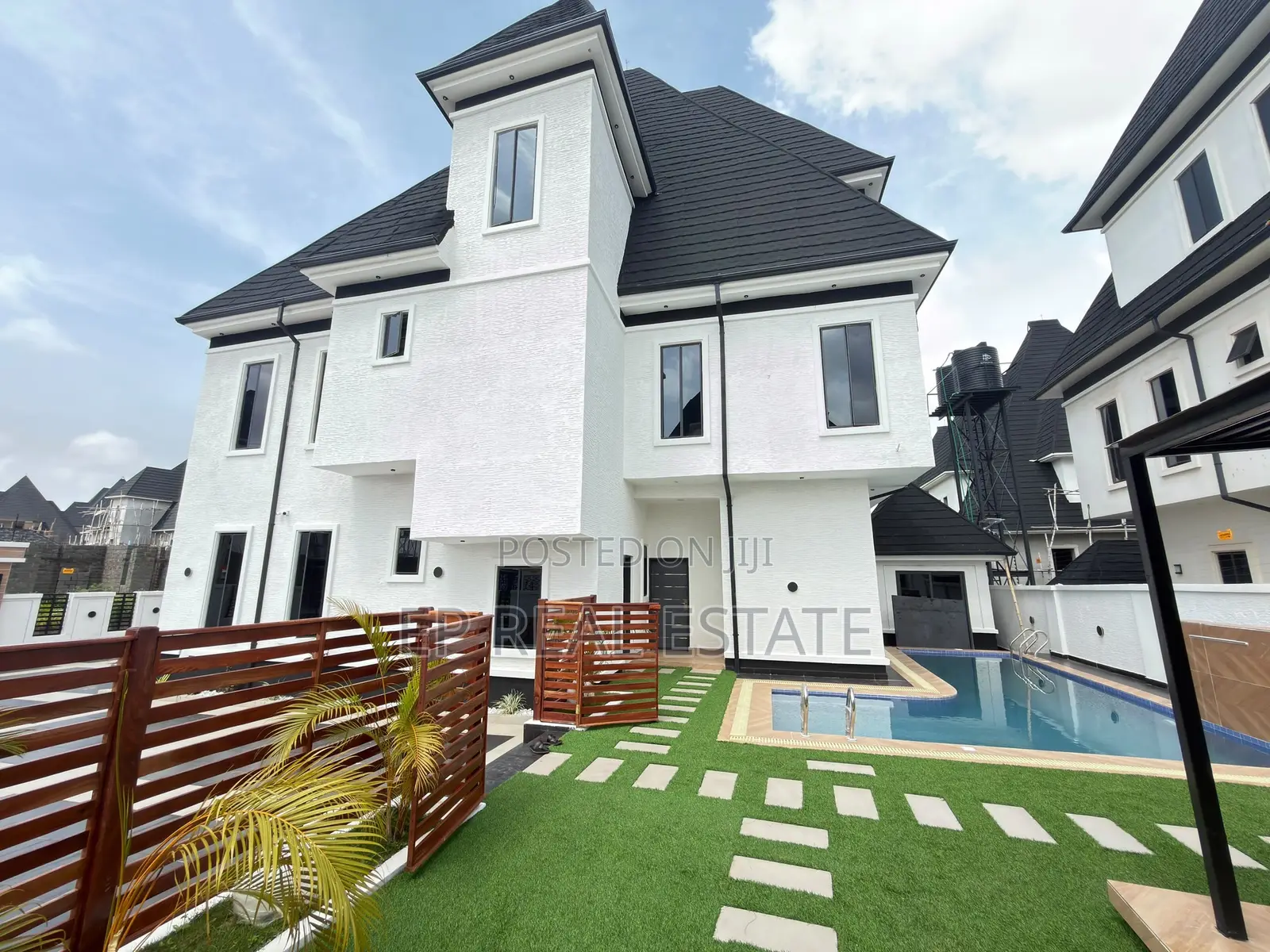 5bdrm House in Dakwo District for sale