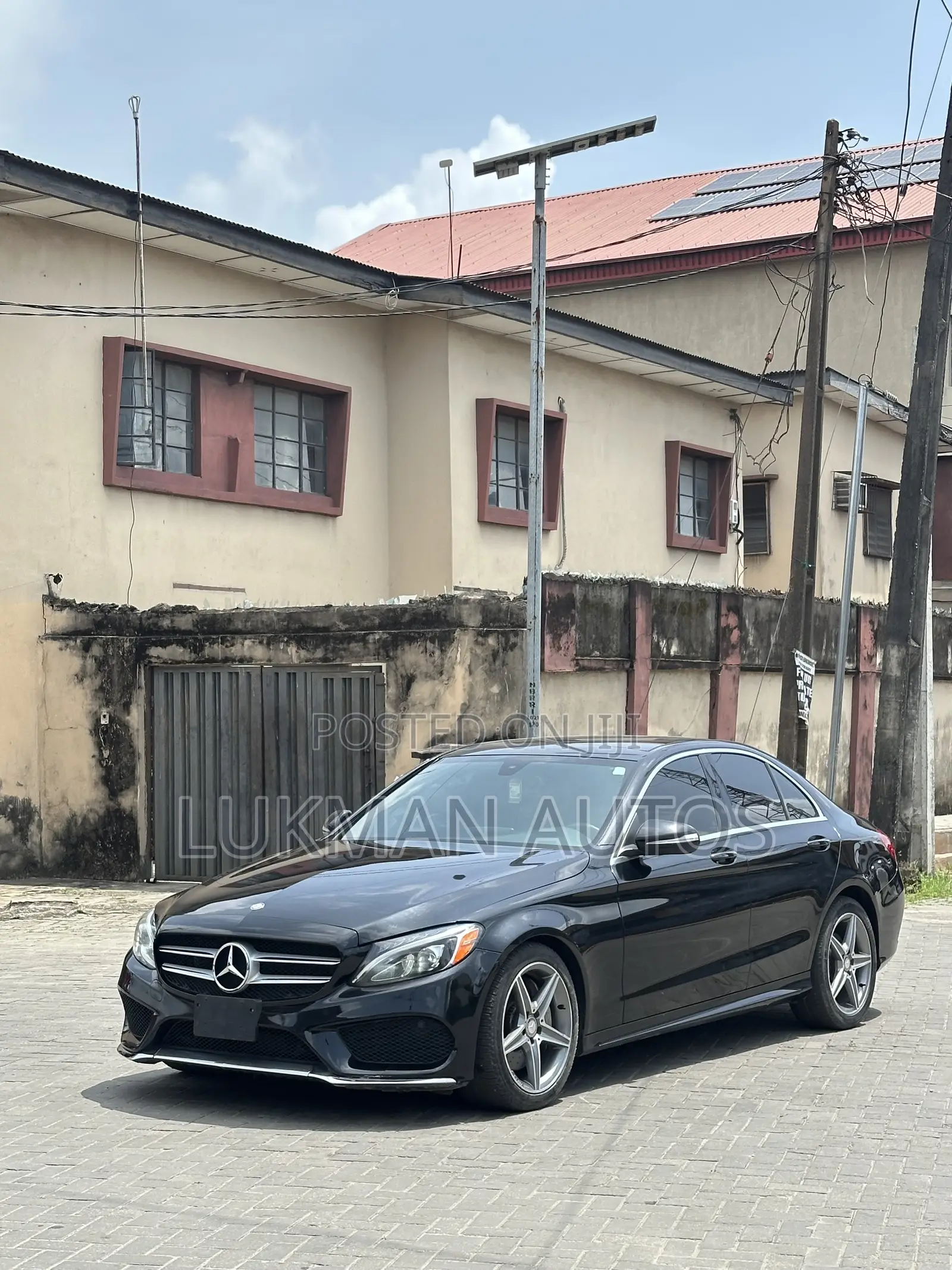 Mercedes-Benz C300 Luxury 4dr AWD 4Matic Sedan (2.0L 4cyl 7A) 2015