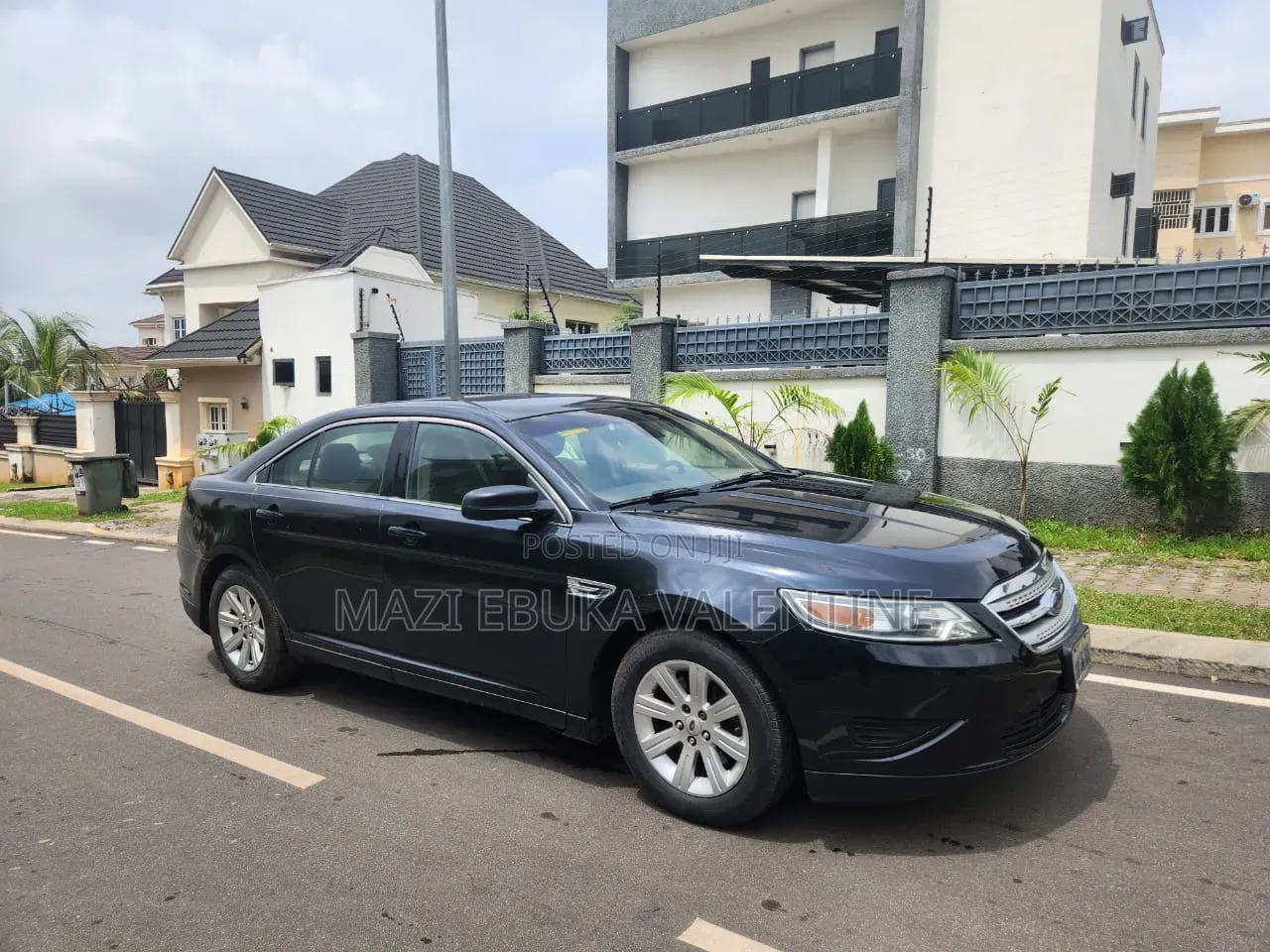 Ford Taurus 2010 Black