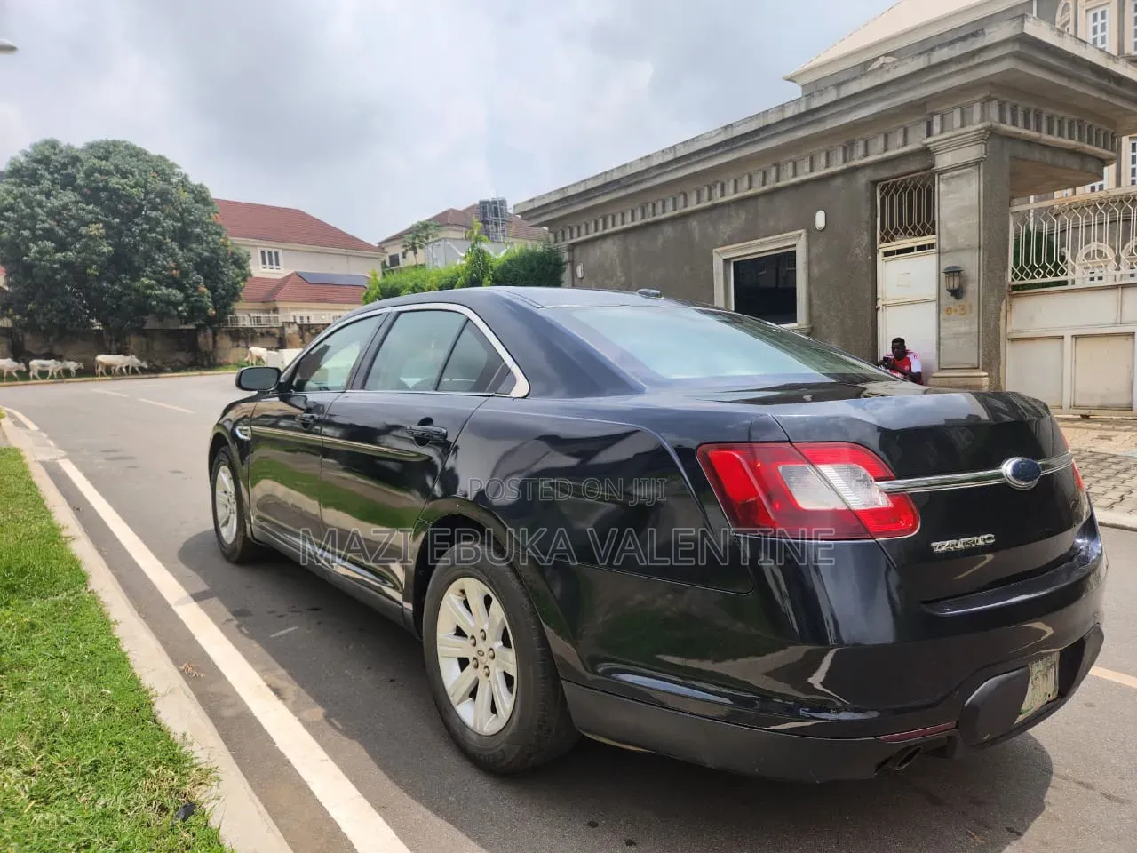 Ford Taurus 2010 Black