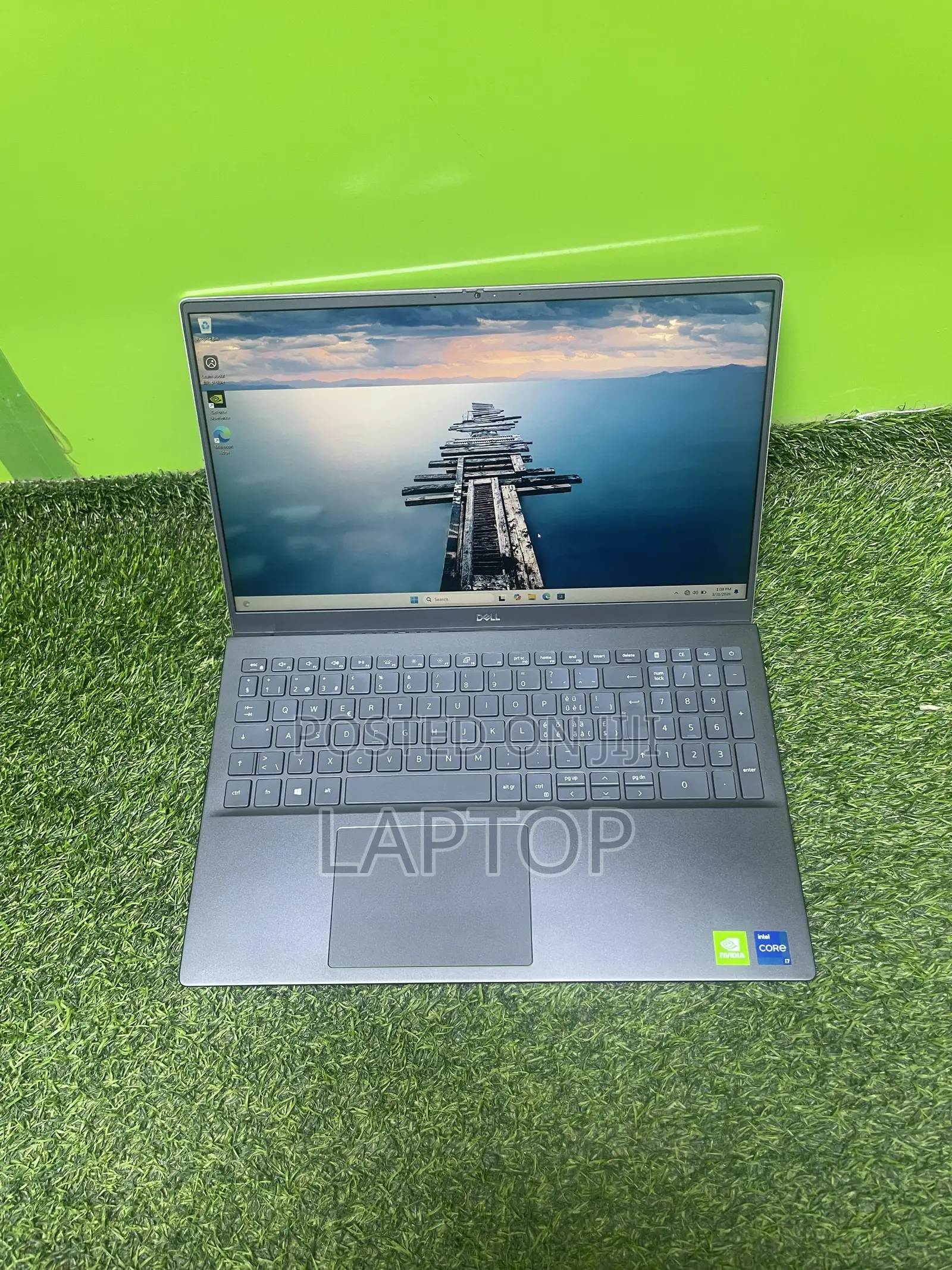 Laptop Dell Vostro 15 5520 16GB Intel Core i3 SSD 512GB