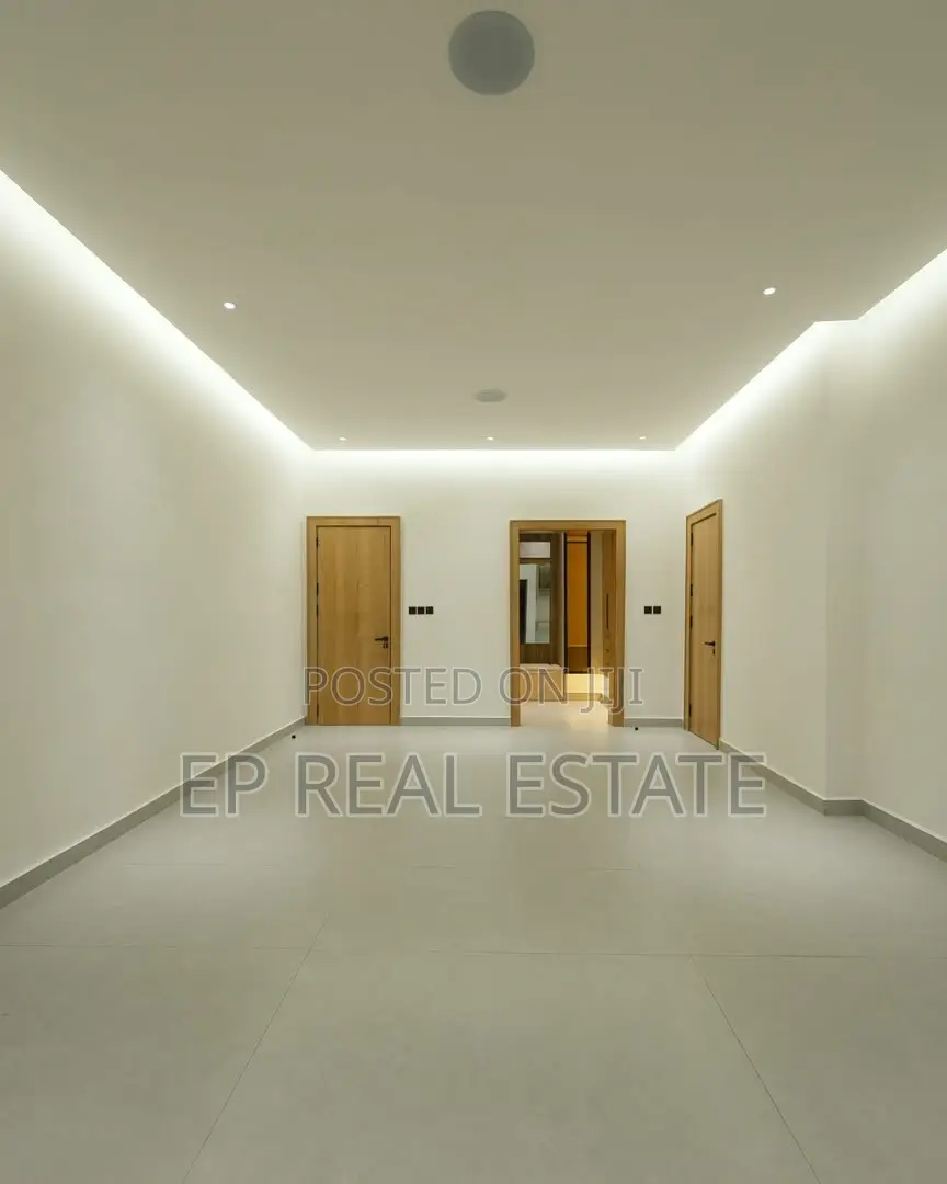 6bdrm Duplex in Wuse for sale