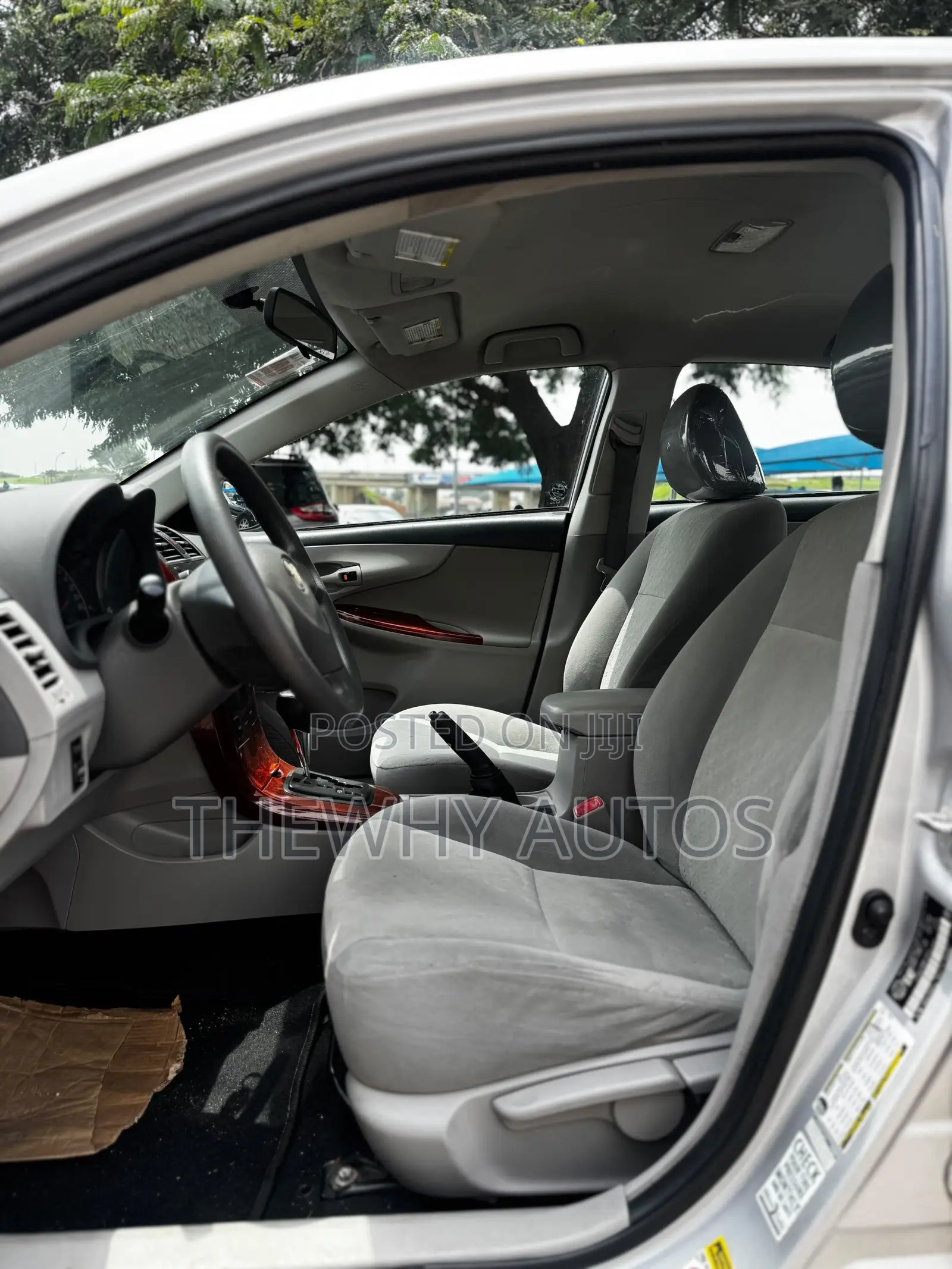 Toyota Corolla LE 4dr Sedan (1.8L 4 cyl 4A) 2009 Silver