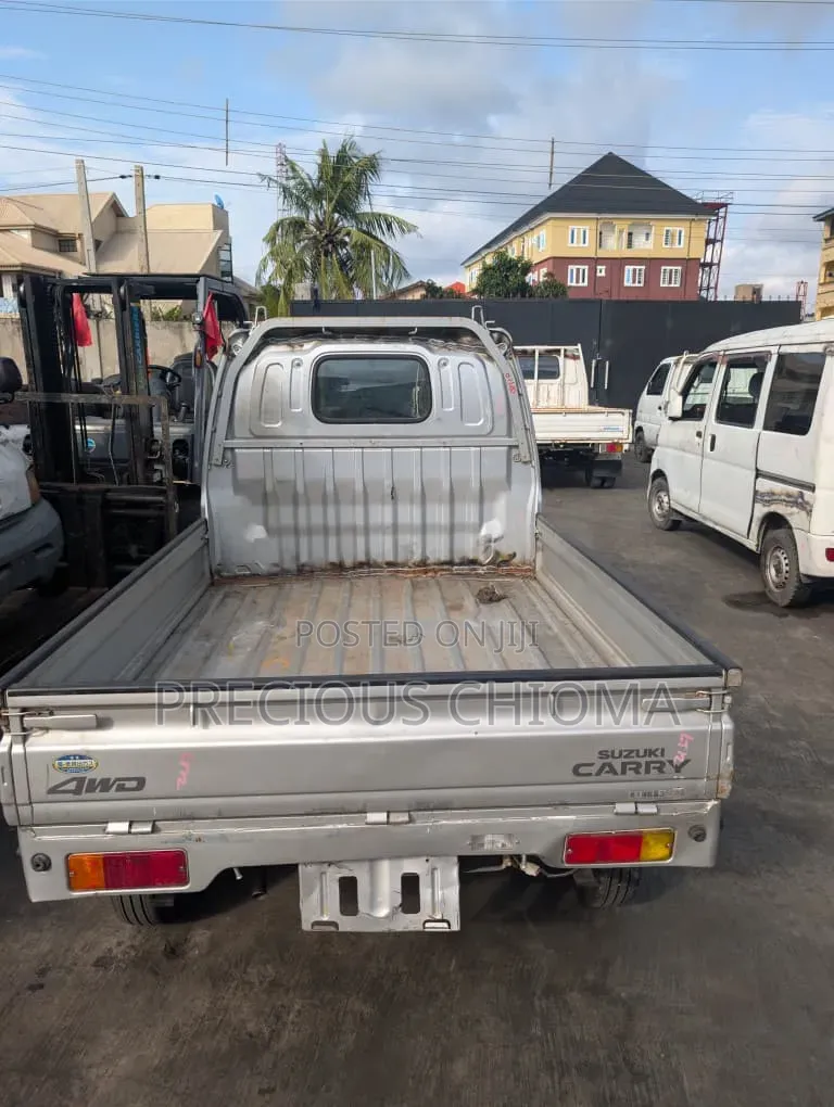 Suzuki APV Minibus 2009 Silver