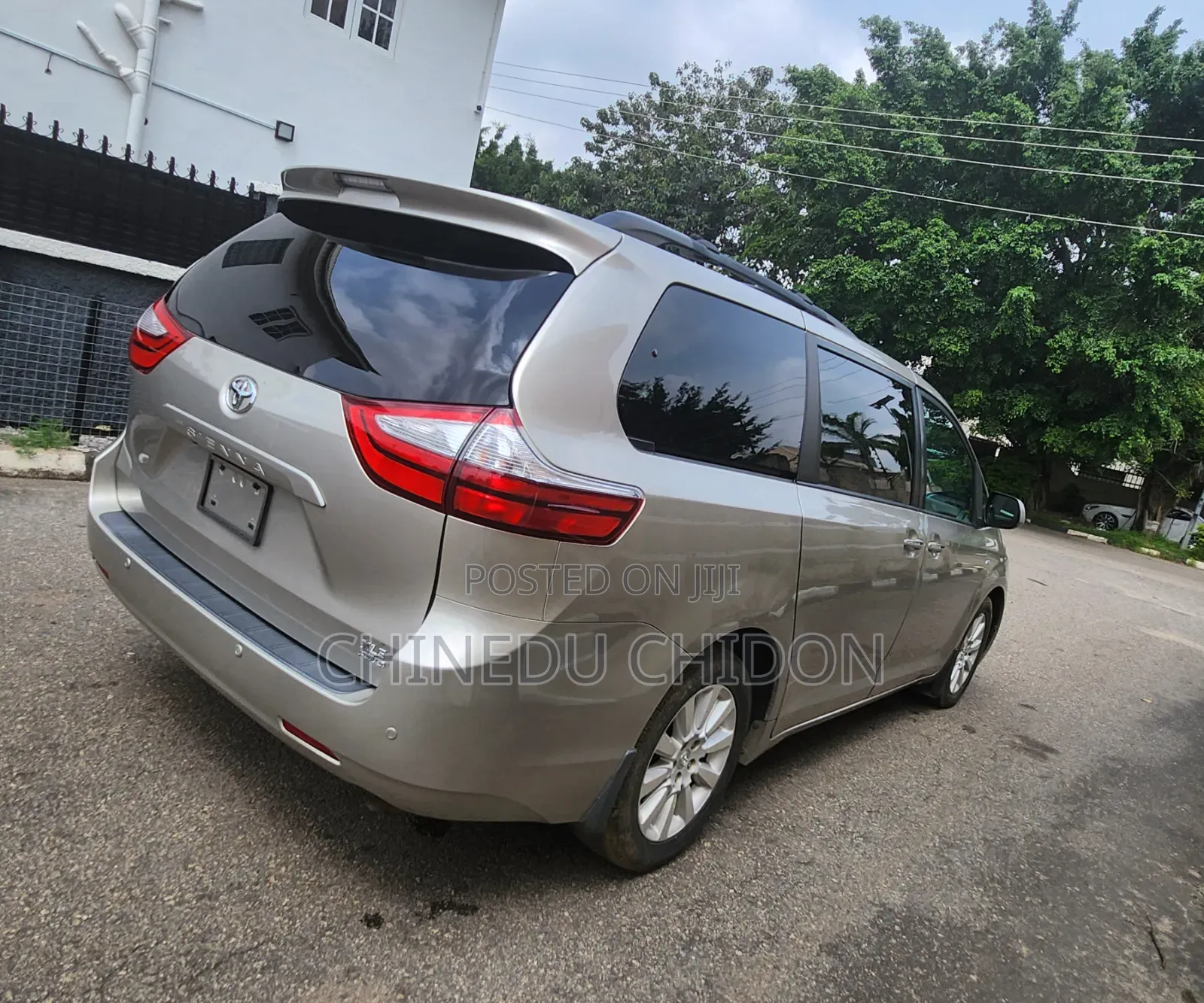 Toyota Sienna 2016 Gold