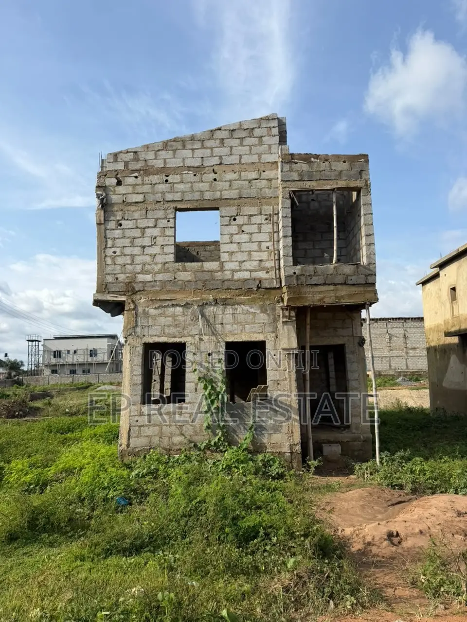 4bdrm Duplex in Lugbe District for sale