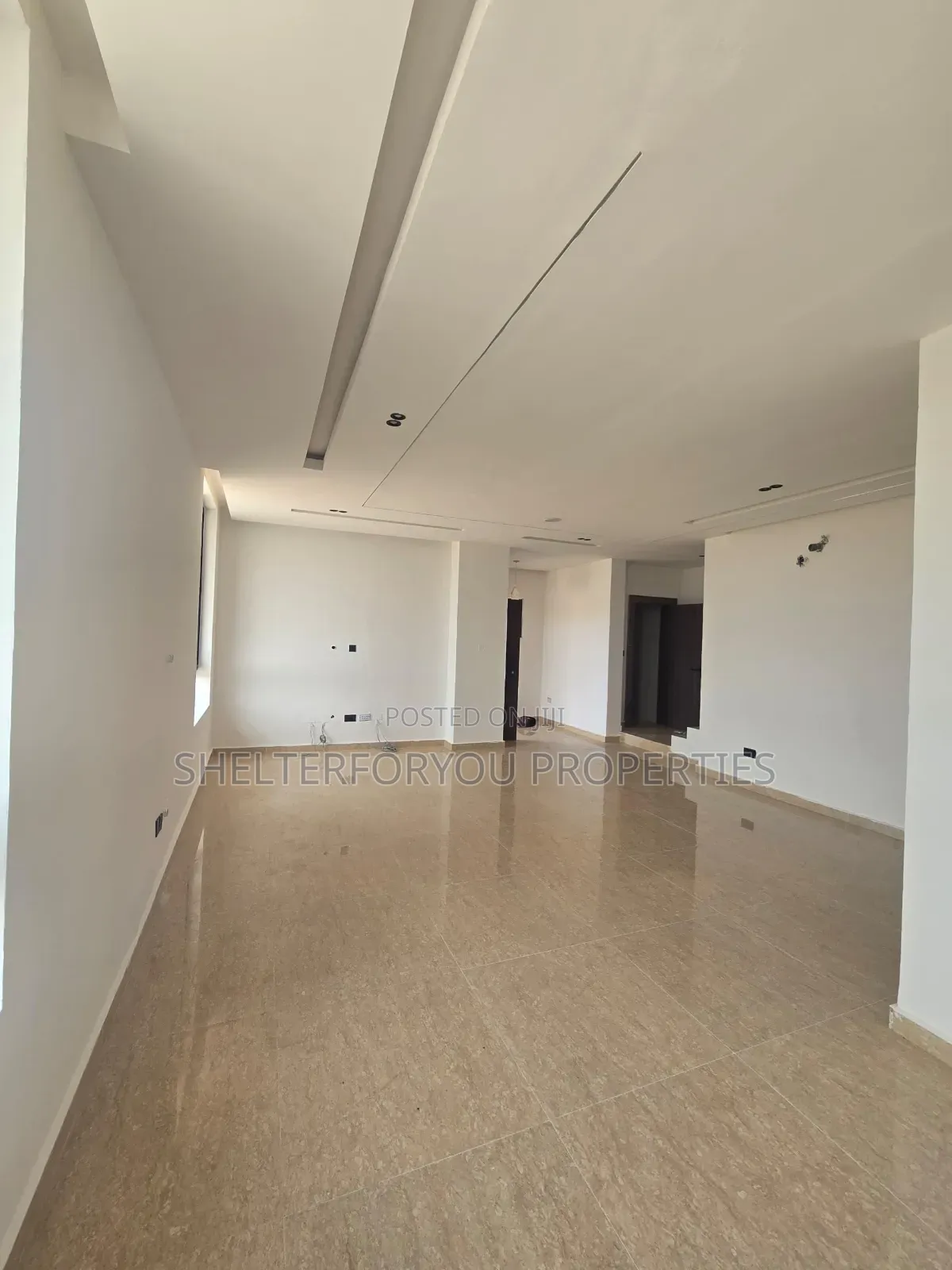 5bdrm Duplex in Osapa london for sale