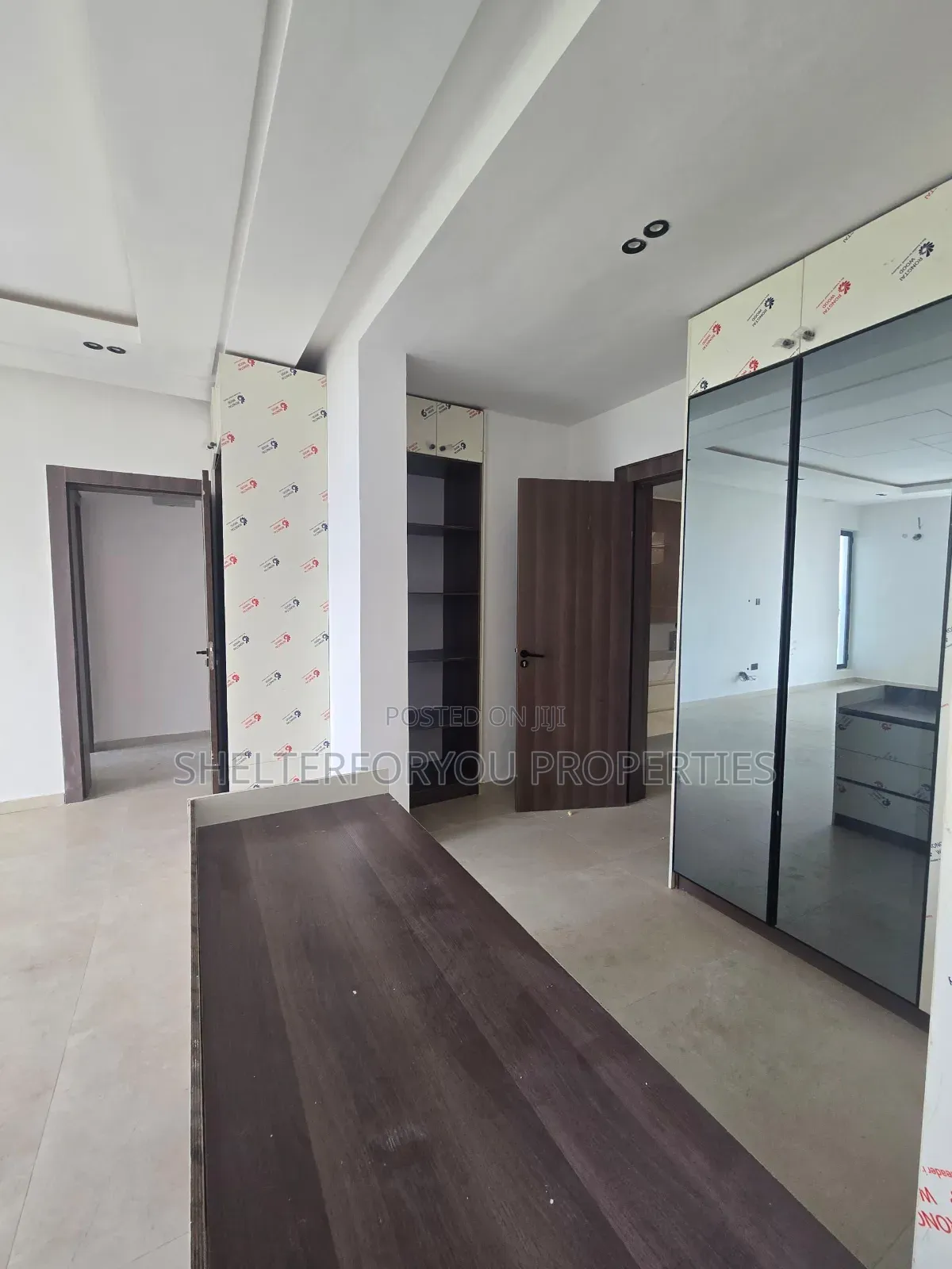 5bdrm Duplex in Osapa london for sale