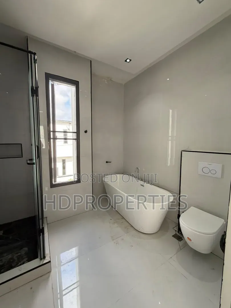 4bdrm Duplex in Lekki Palm City, Lagos Island / Lagos Island for rent