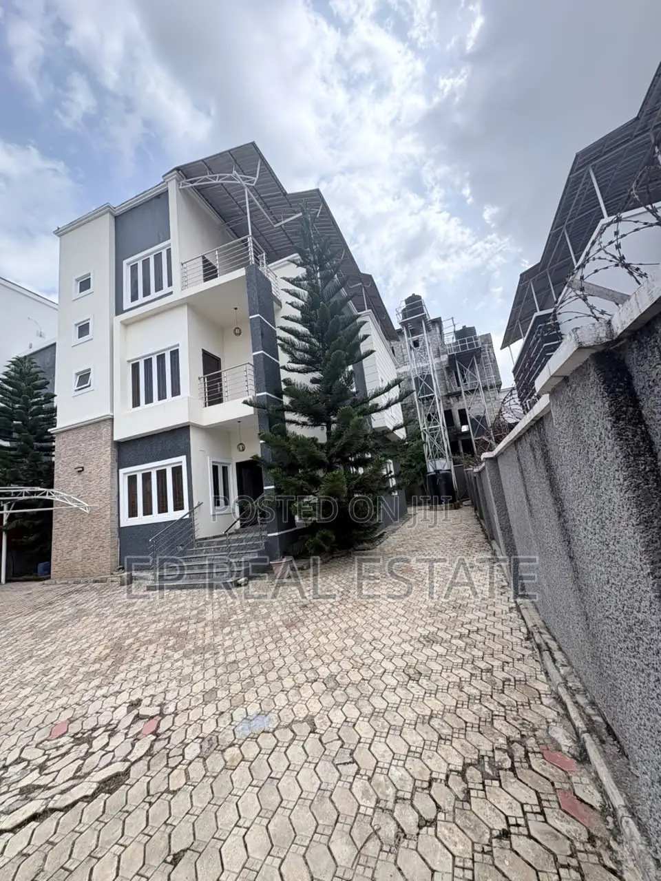 4bdrm Duplex in Guzape District for rent