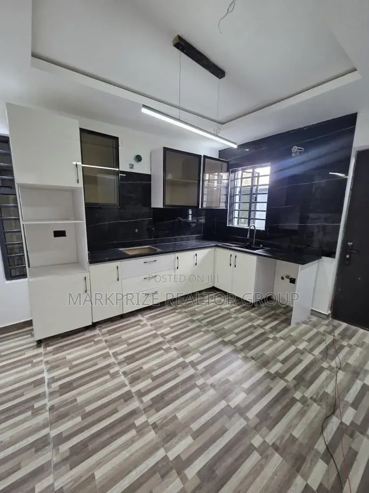 4bdrm Duplex in Opebi Ikeja Lagos for sale