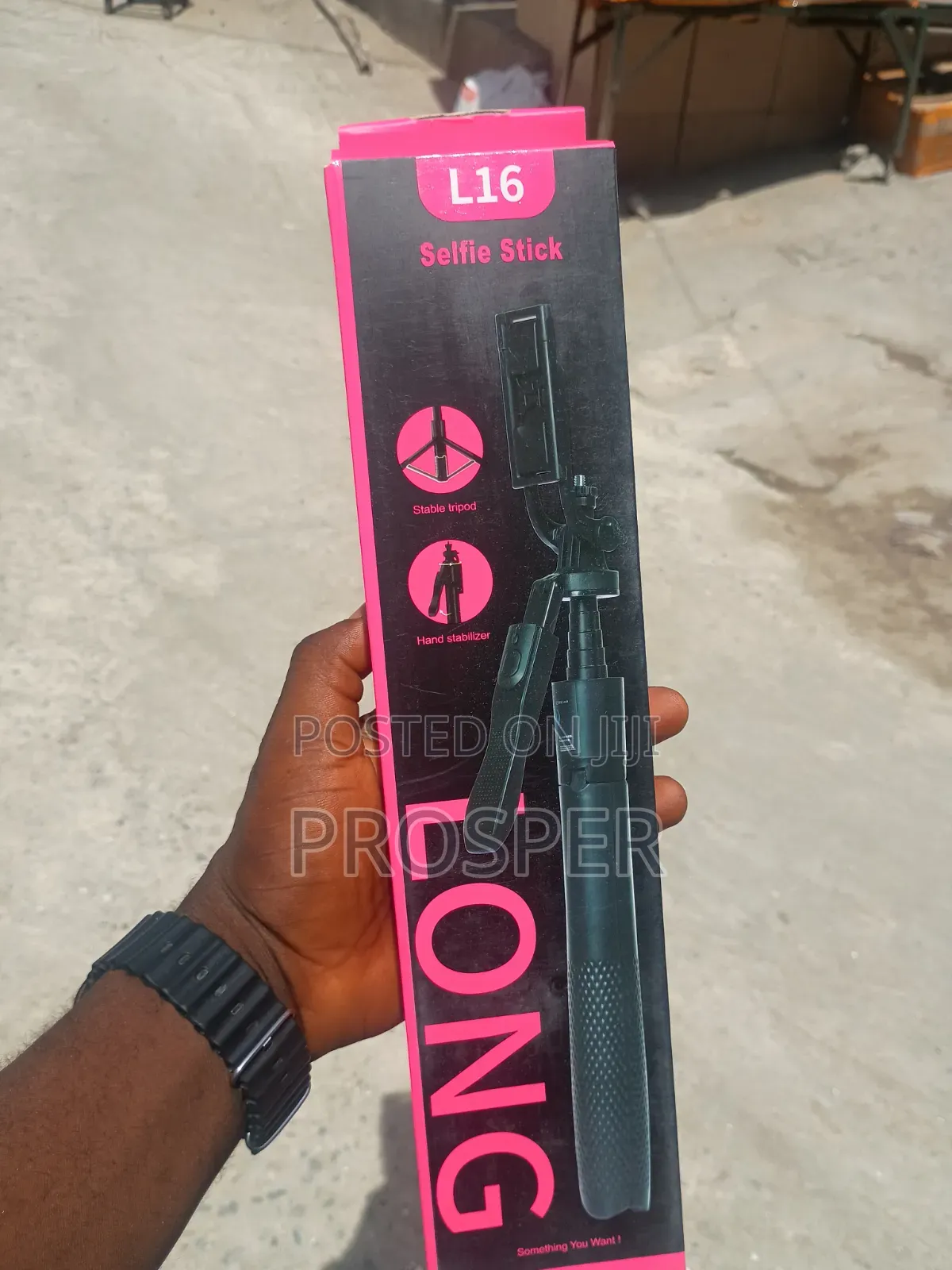 L16 Selfie Stick