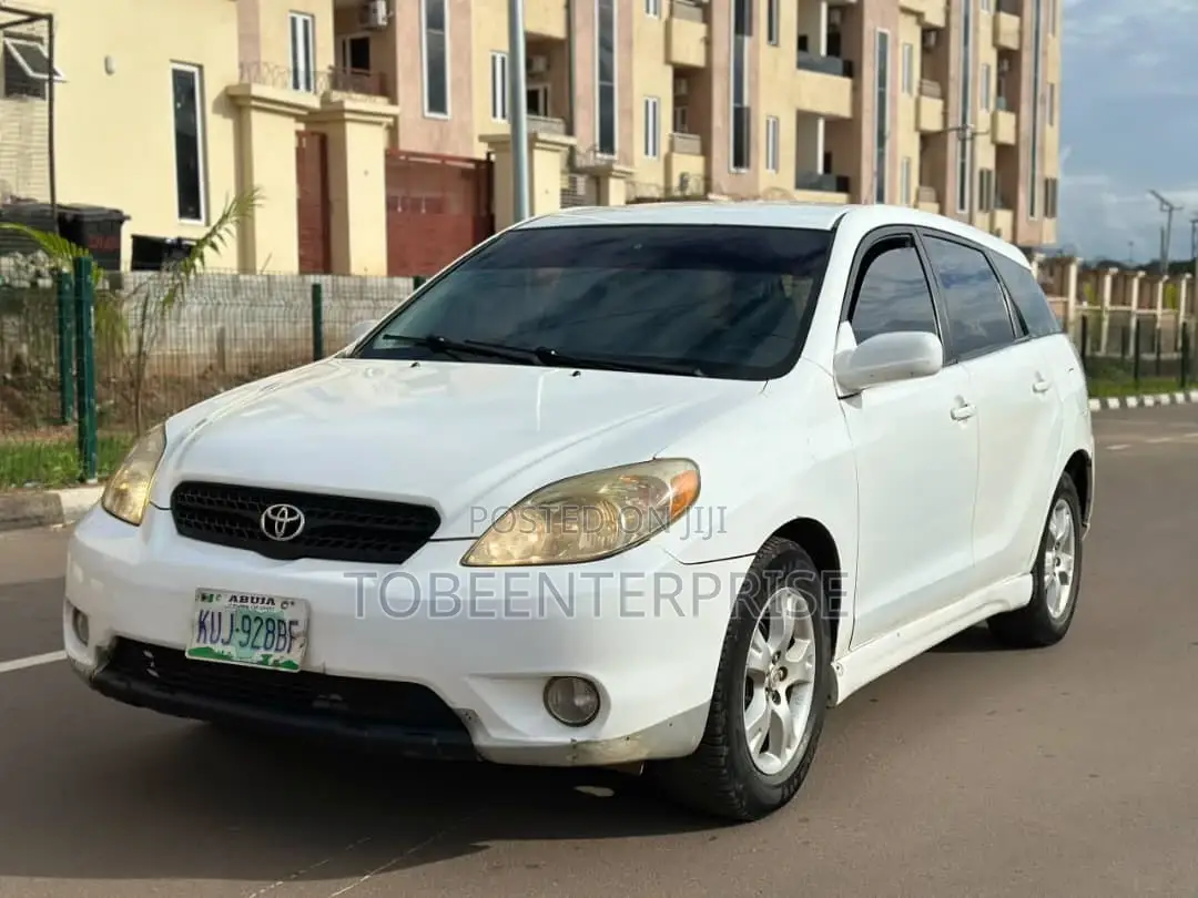 Toyota Matrix 2006 White