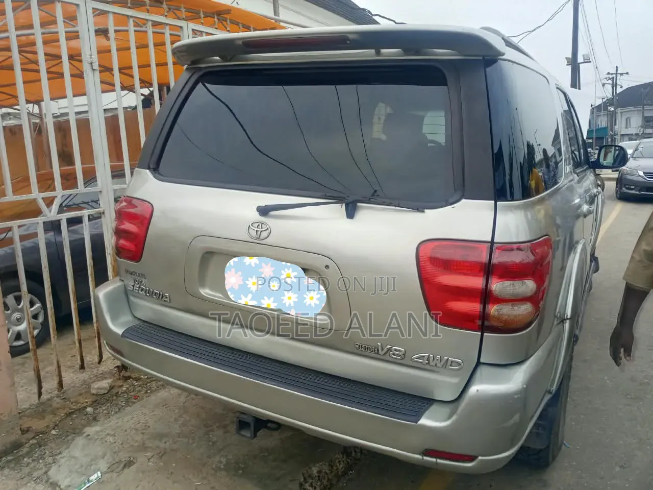 Toyota Sequoia 2002 Silver