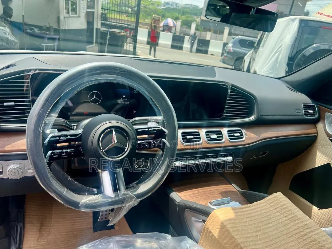 New Mercedes-Benz GLE-Class 2025 Gold