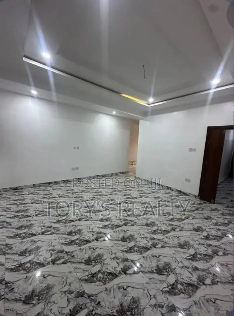 3bdrm Apartment in Lekki Phase 1 for rent