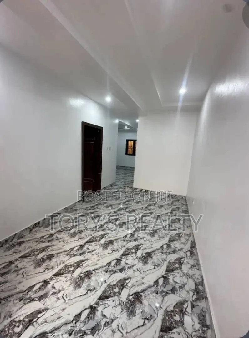 3bdrm Apartment in Lekki Phase 1 for rent