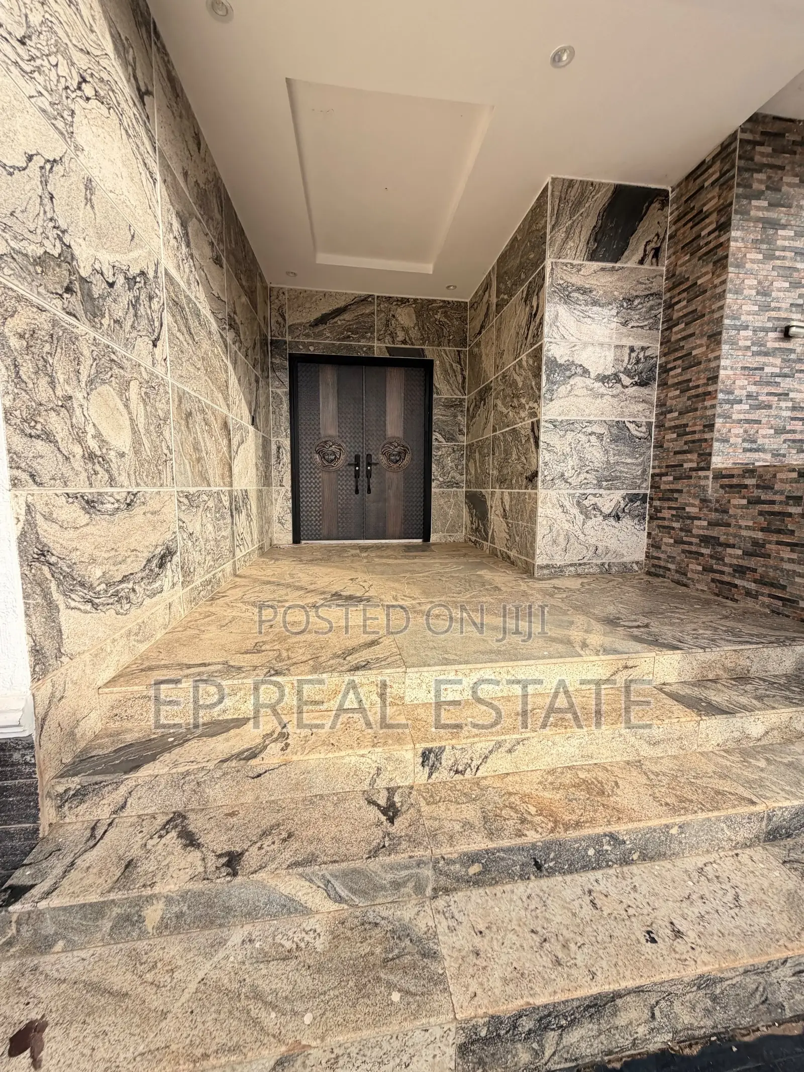 5bdrm Duplex in Apo Resettlement for sale