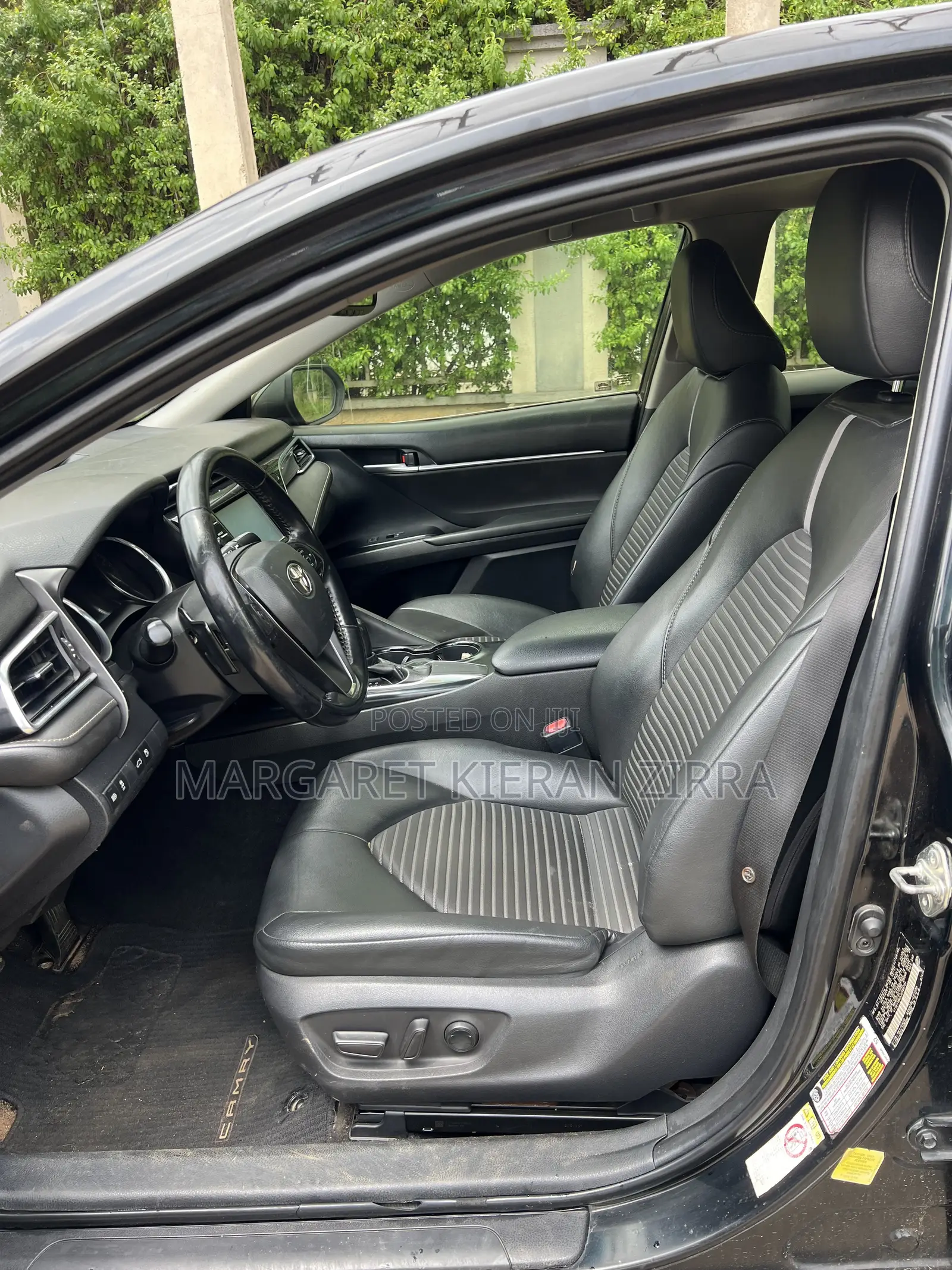 Toyota Camry SE FWD (2.5L 4cyl 8AM) 2018 Black