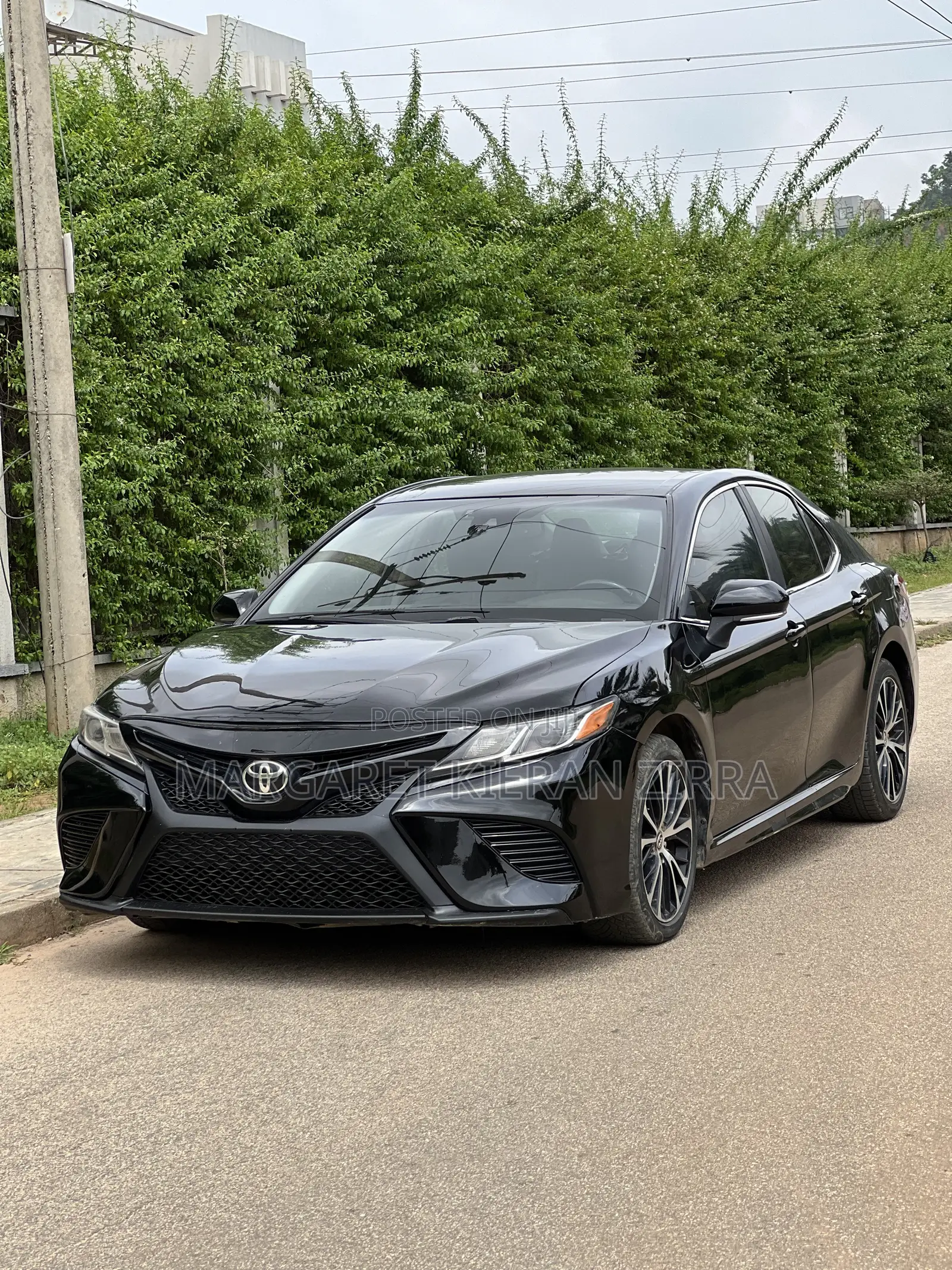 Toyota Camry SE FWD (2.5L 4cyl 8AM) 2018 Black