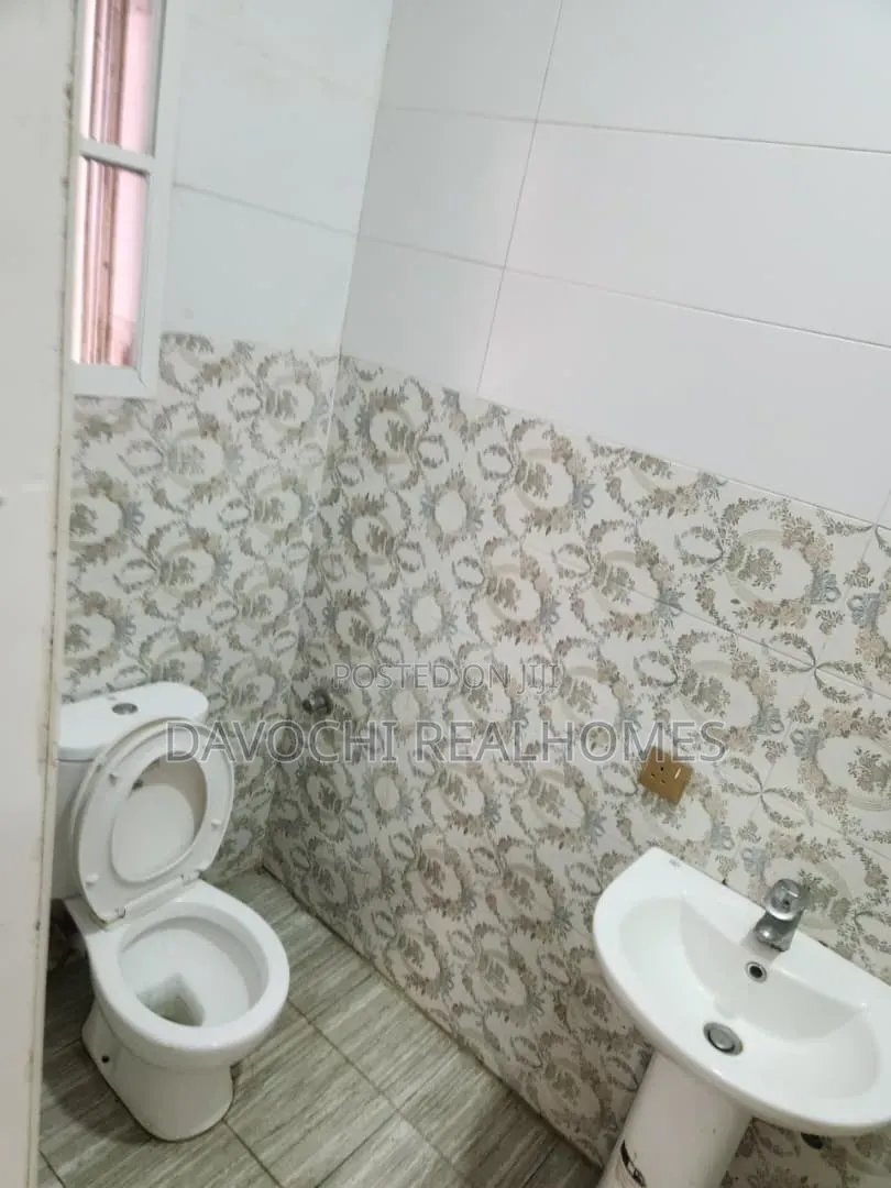 3bdrm Apartment in Chevron for rent