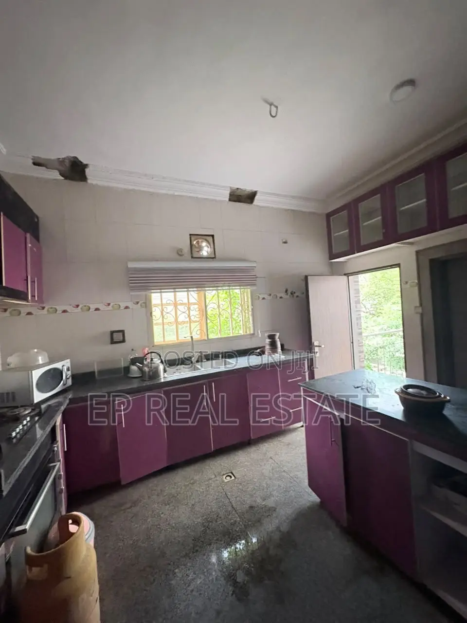 4bdrm Duplex in Apo District for sale