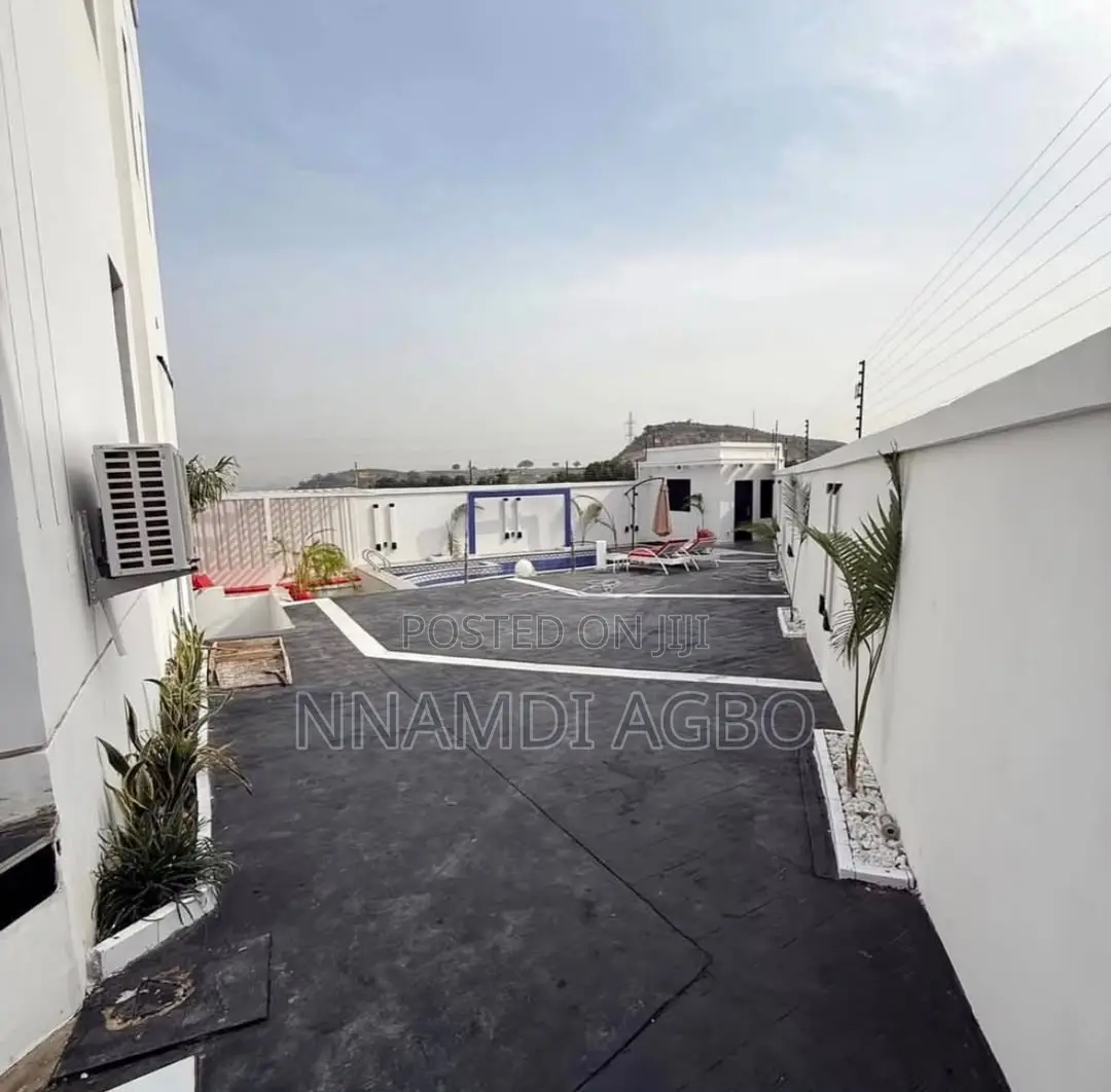 5bdrm Duplex in Guzape District for sale
