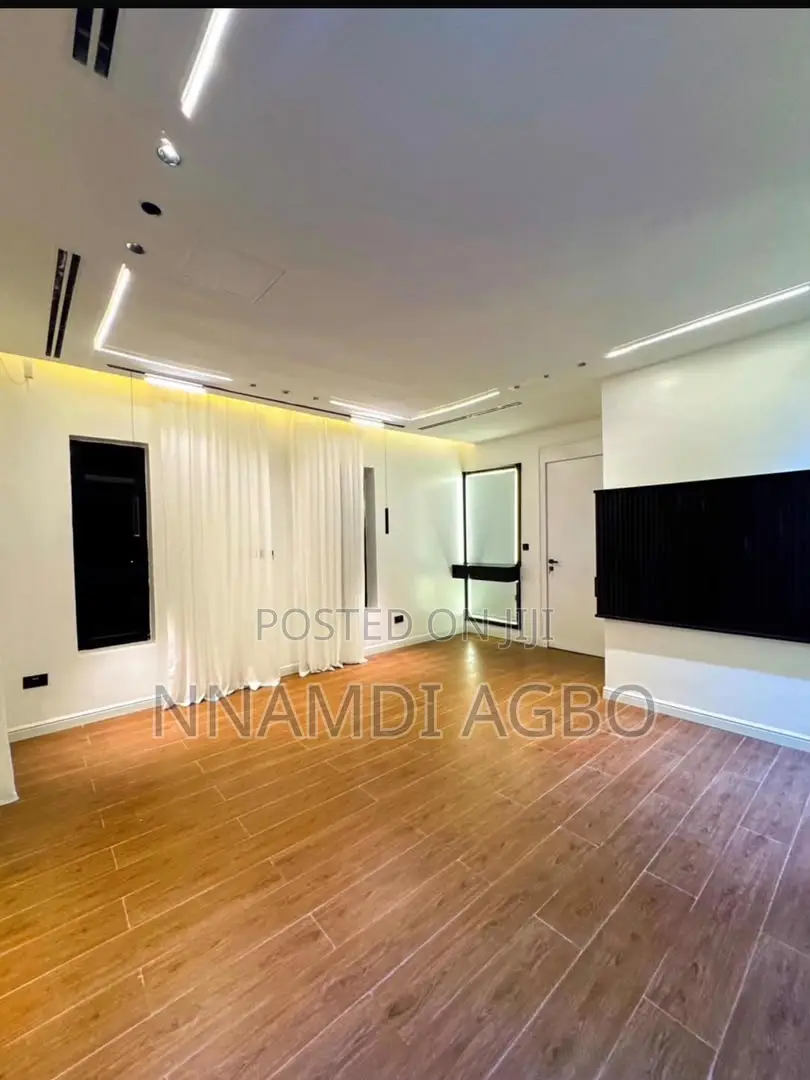 5bdrm Duplex in Guzape District for sale