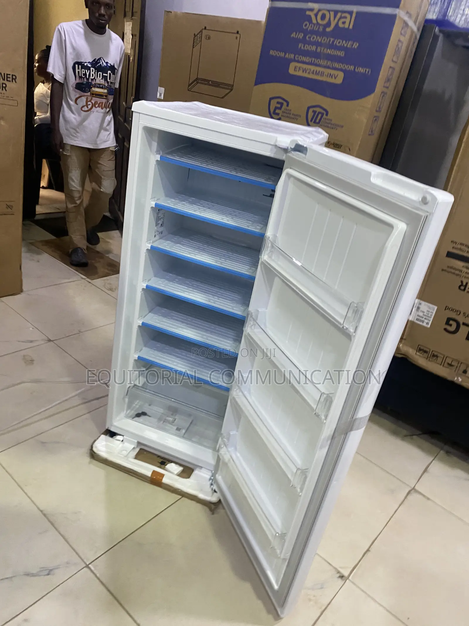 LG 168L Vertical Freezer for Efficient Food Organization GN-304SQBR