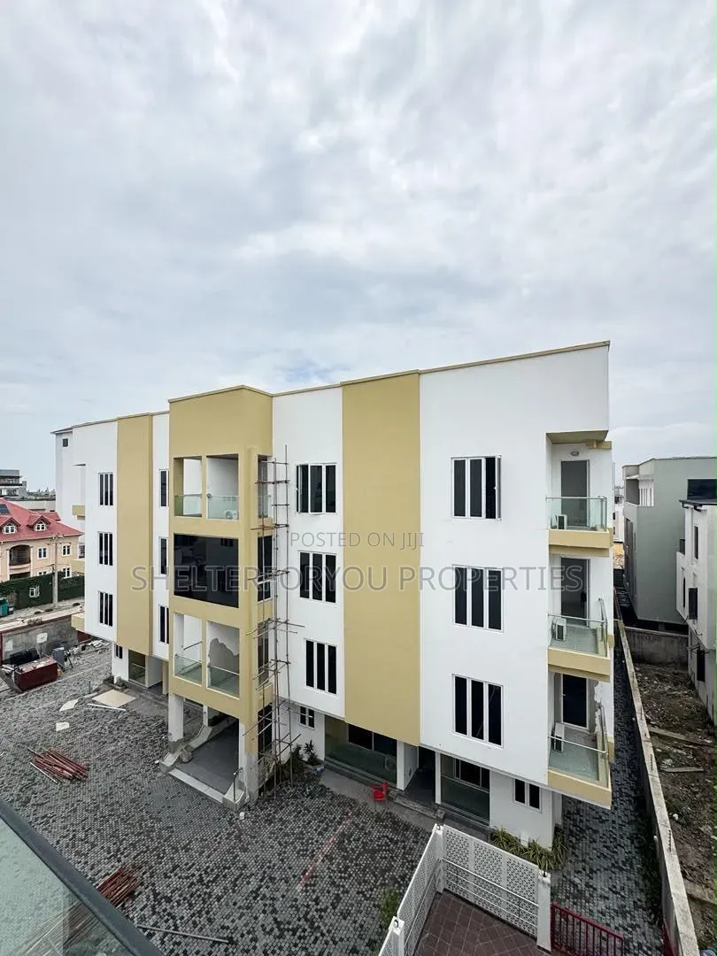2bdrm Maisonette in Lekki Expressway for sale