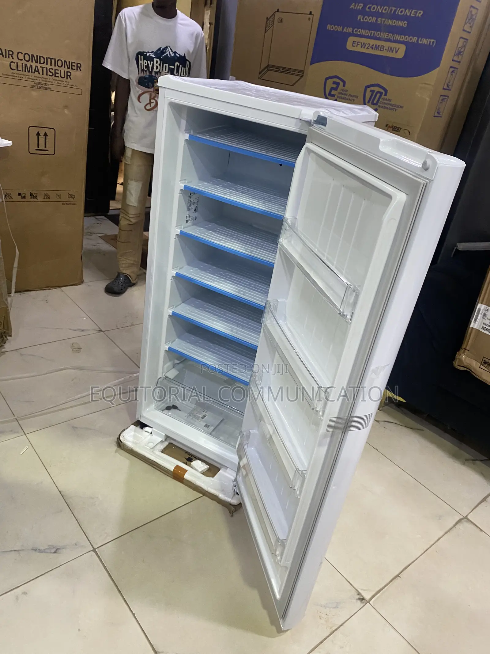 LG GN-304SQBR Freezer for Long-Term Food Storage 168L