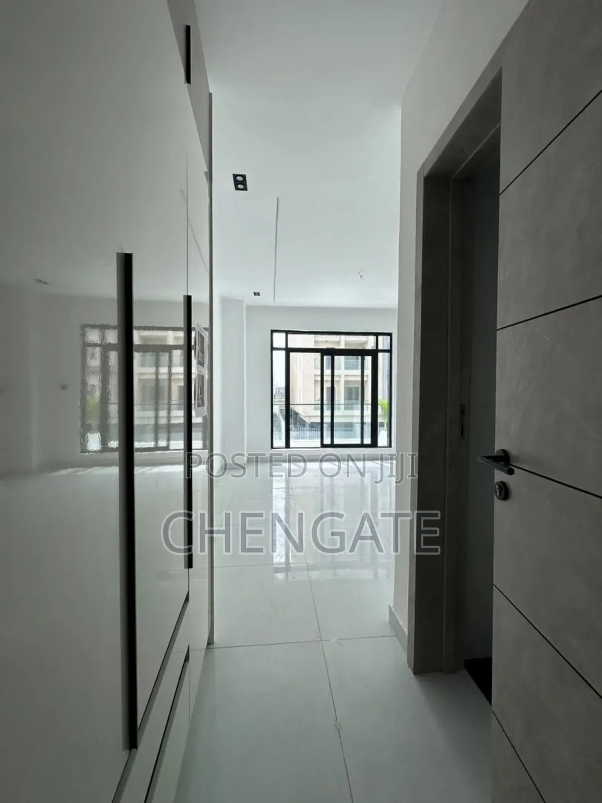2bdrm Apartment in Lekki Phase 1 for sale