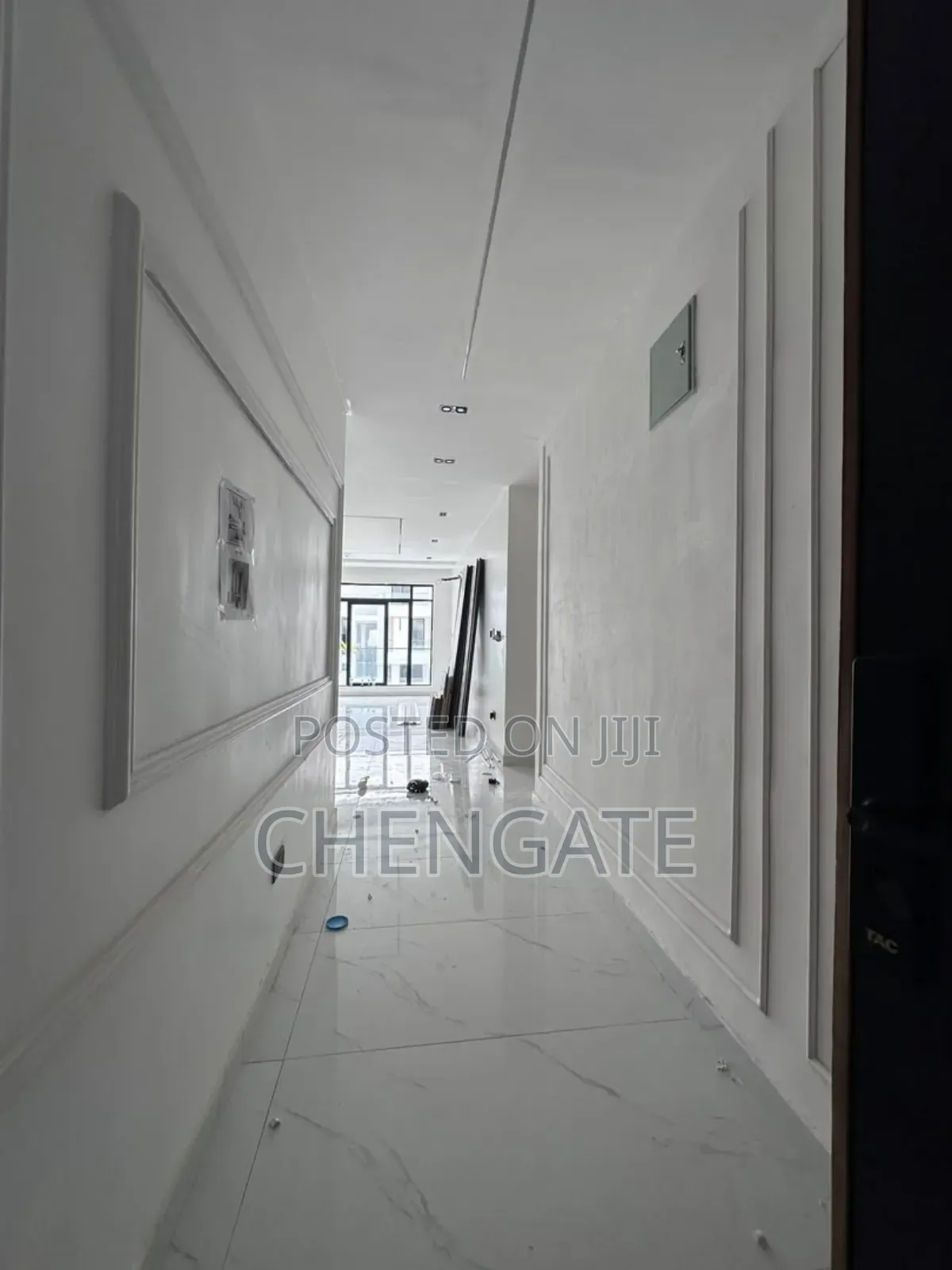 2bdrm Apartment in Lekki Phase 1 for sale