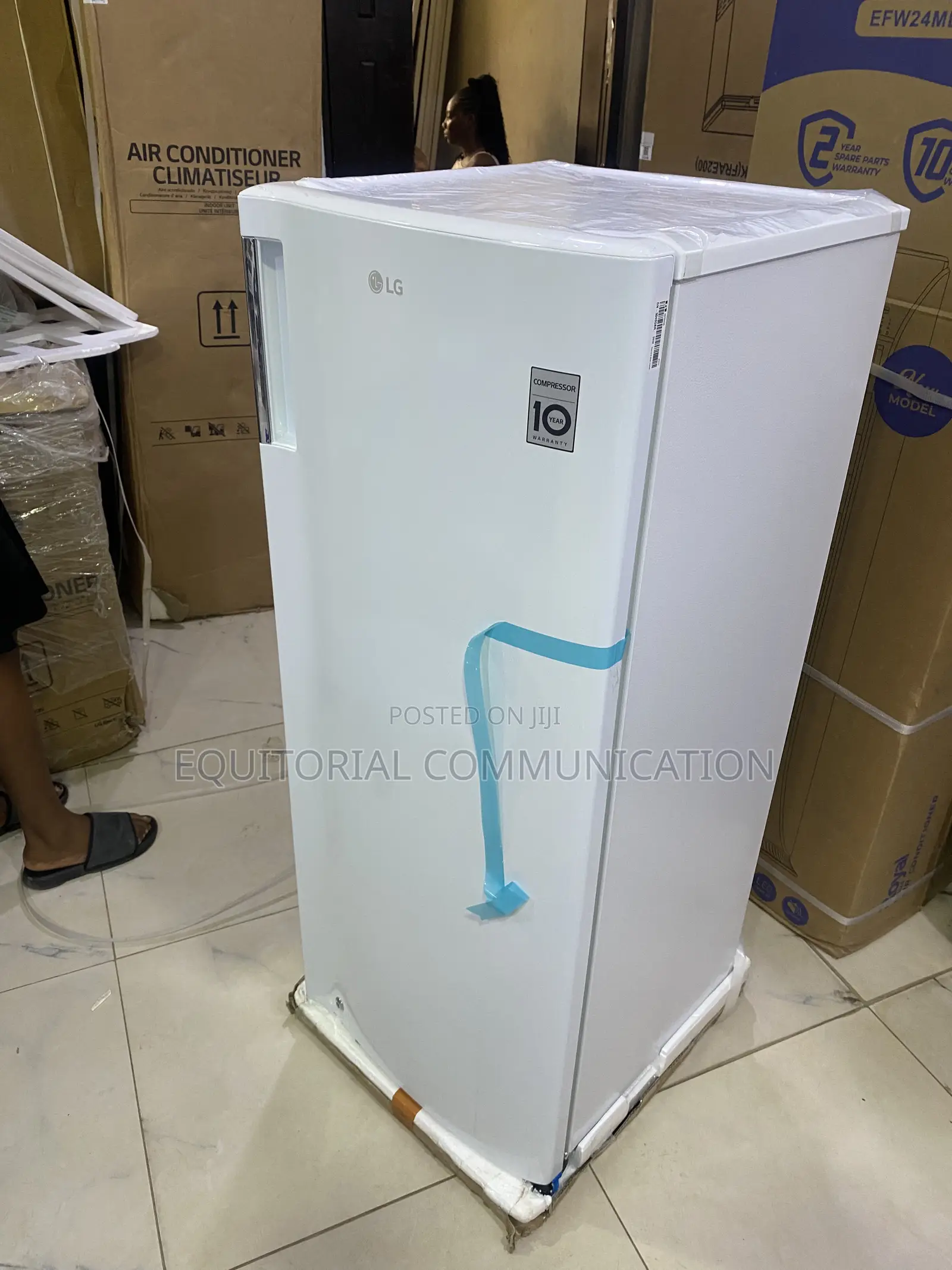 LG 168L Freezer for Convenient Frozen Food Storage GN-304SQBR