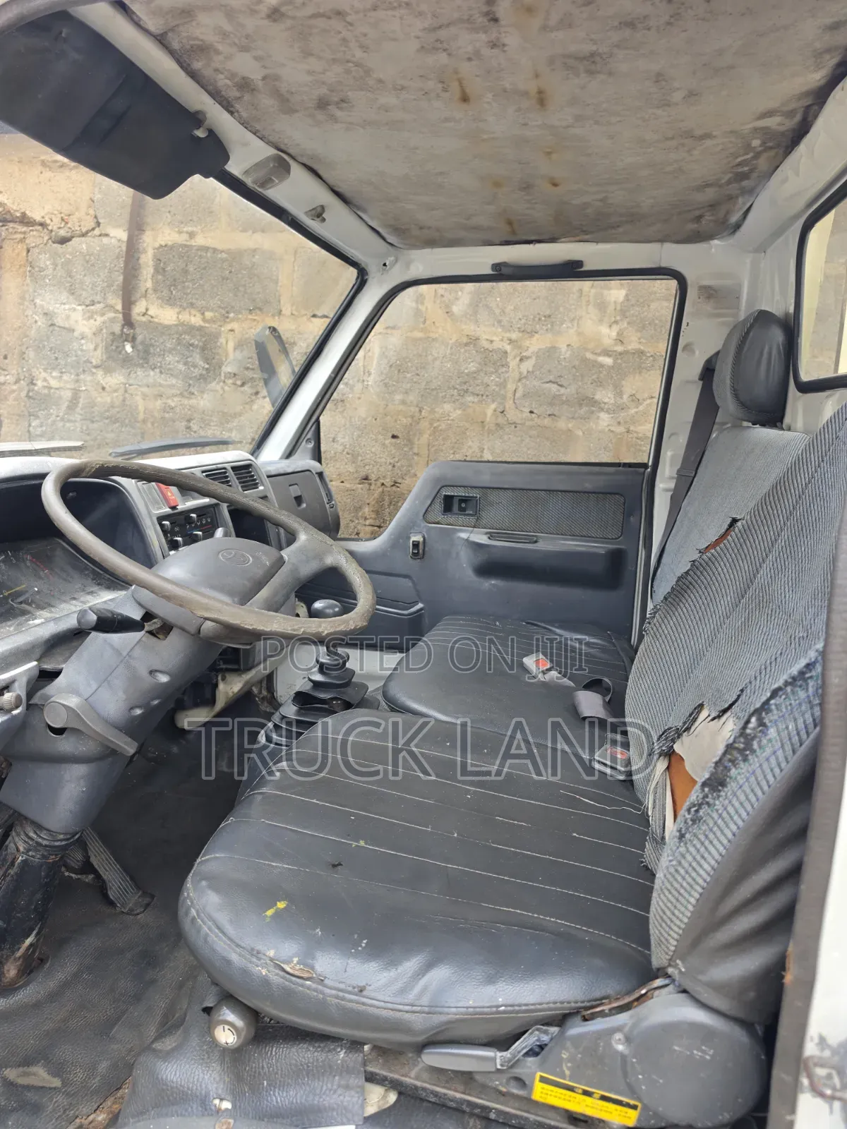 Toyota Dyna 200 Outside Springs 2RZ Engine Petrol