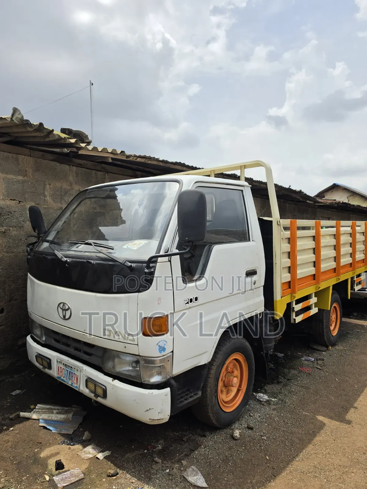 Toyota Dyna 200 Outside Springs 2RZ Engine Petrol