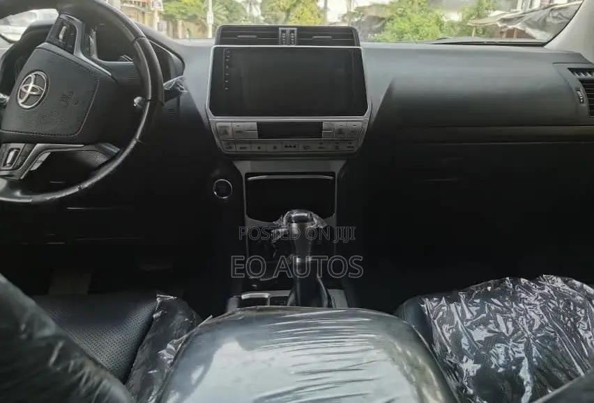 Toyota Land Cruiser Prado 2023 Black