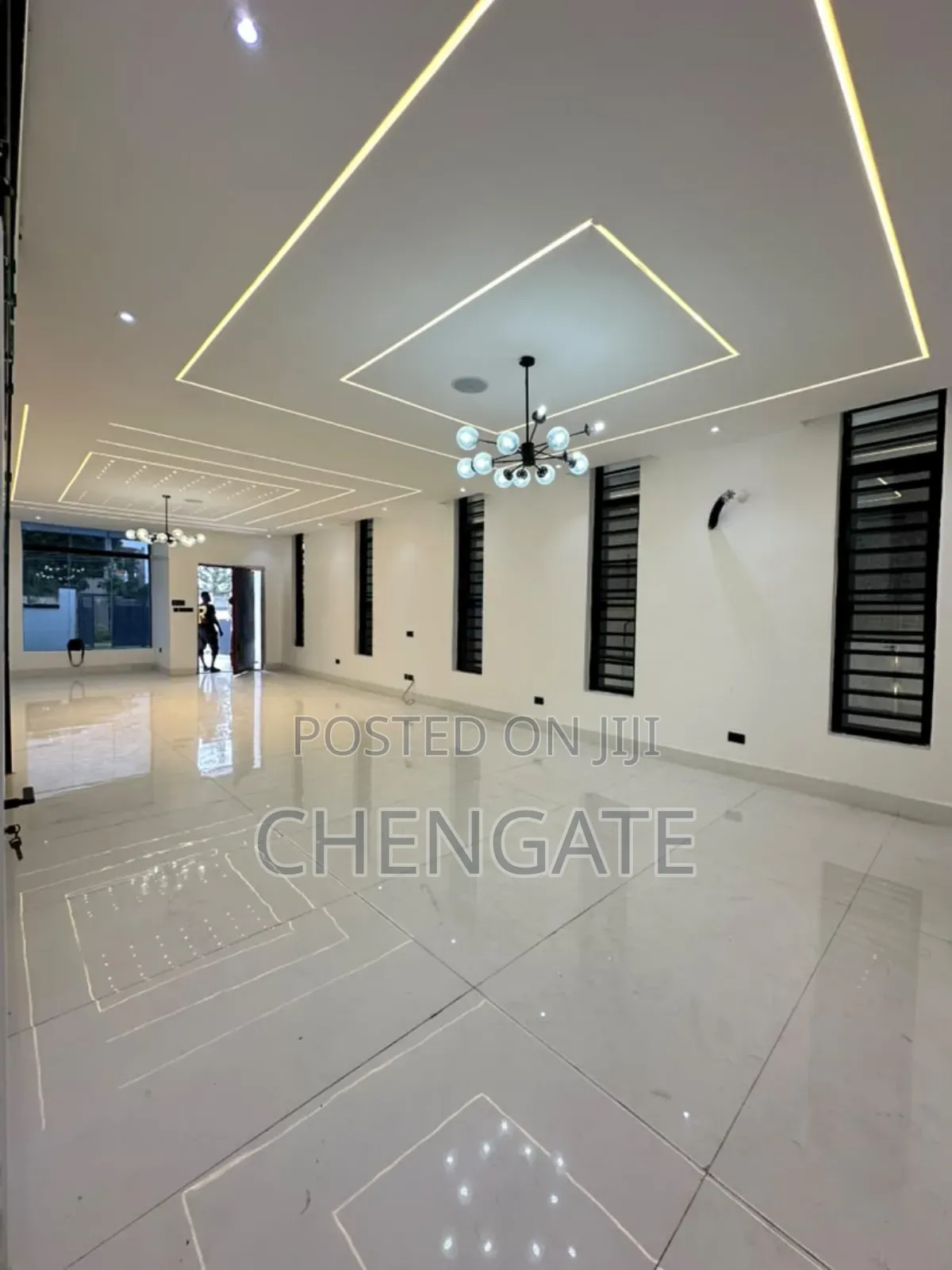 5bdrm Duplex in Ikota for sale
