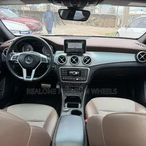 Mercedes-Benz GLA-Class GLA250 4MATIC 4dr SUV AWD (2.0L 4cyl Turbo 7AM)