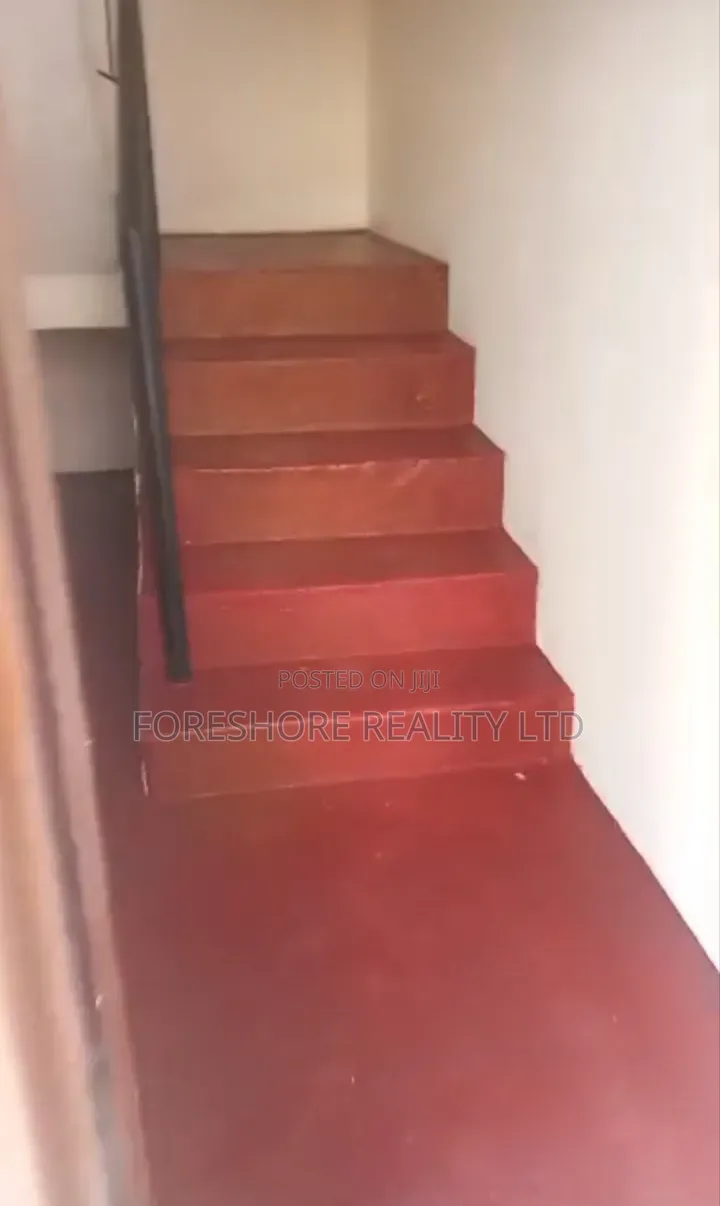 2bdrm Apartment in Off Obafemi Awolowo for rent