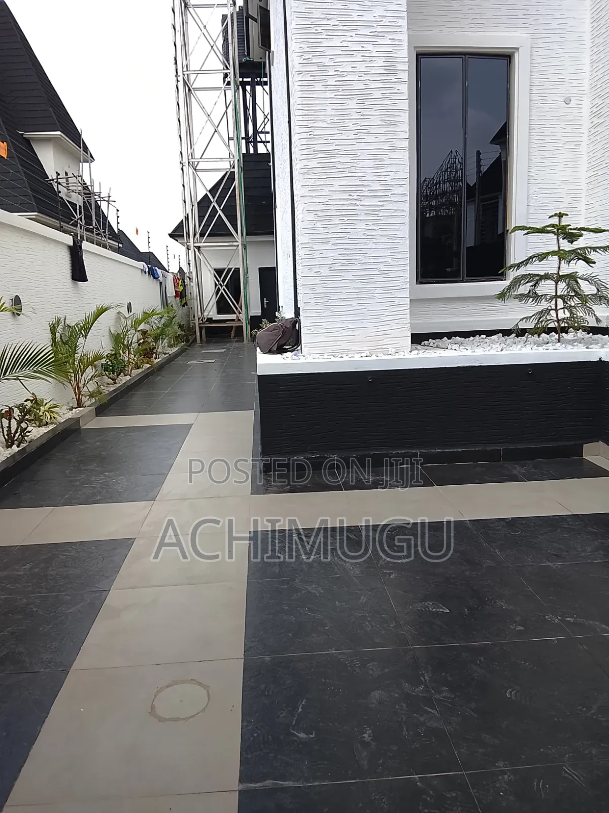 5bdrm Duplex in Seraph Estate, Dakwo District for sale