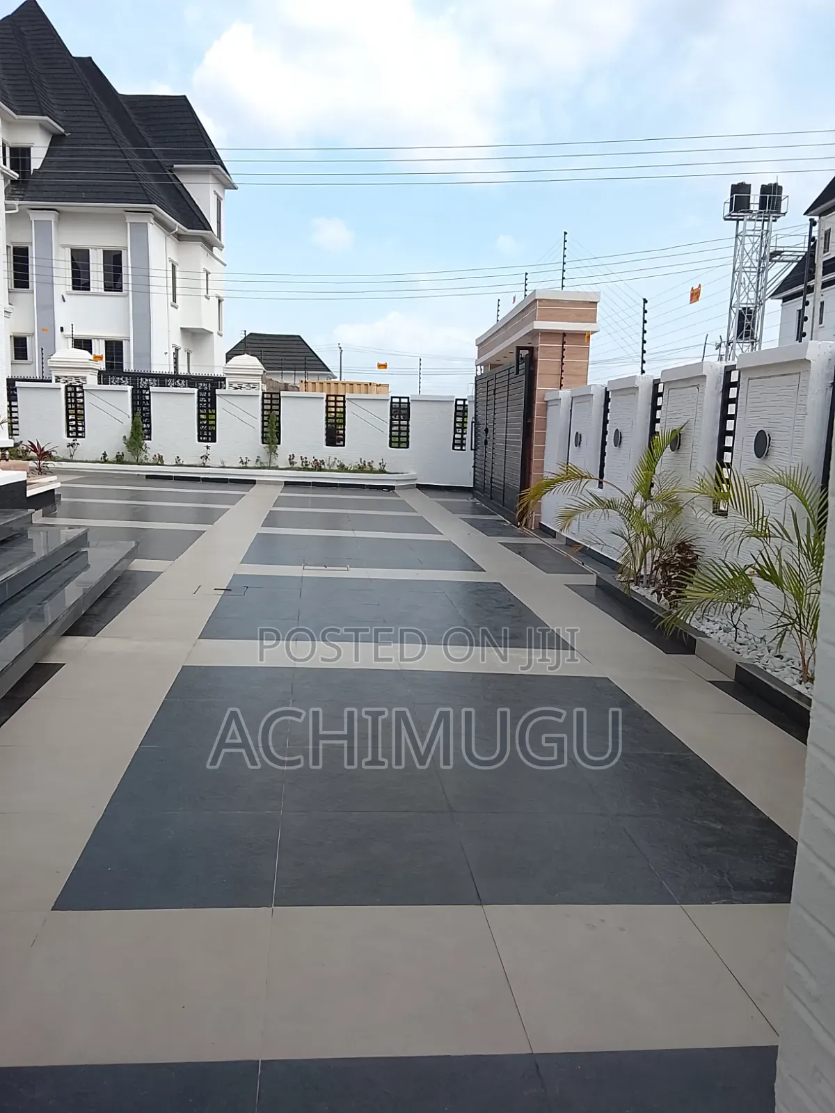 5bdrm Duplex in Seraph Estate, Dakwo District for sale