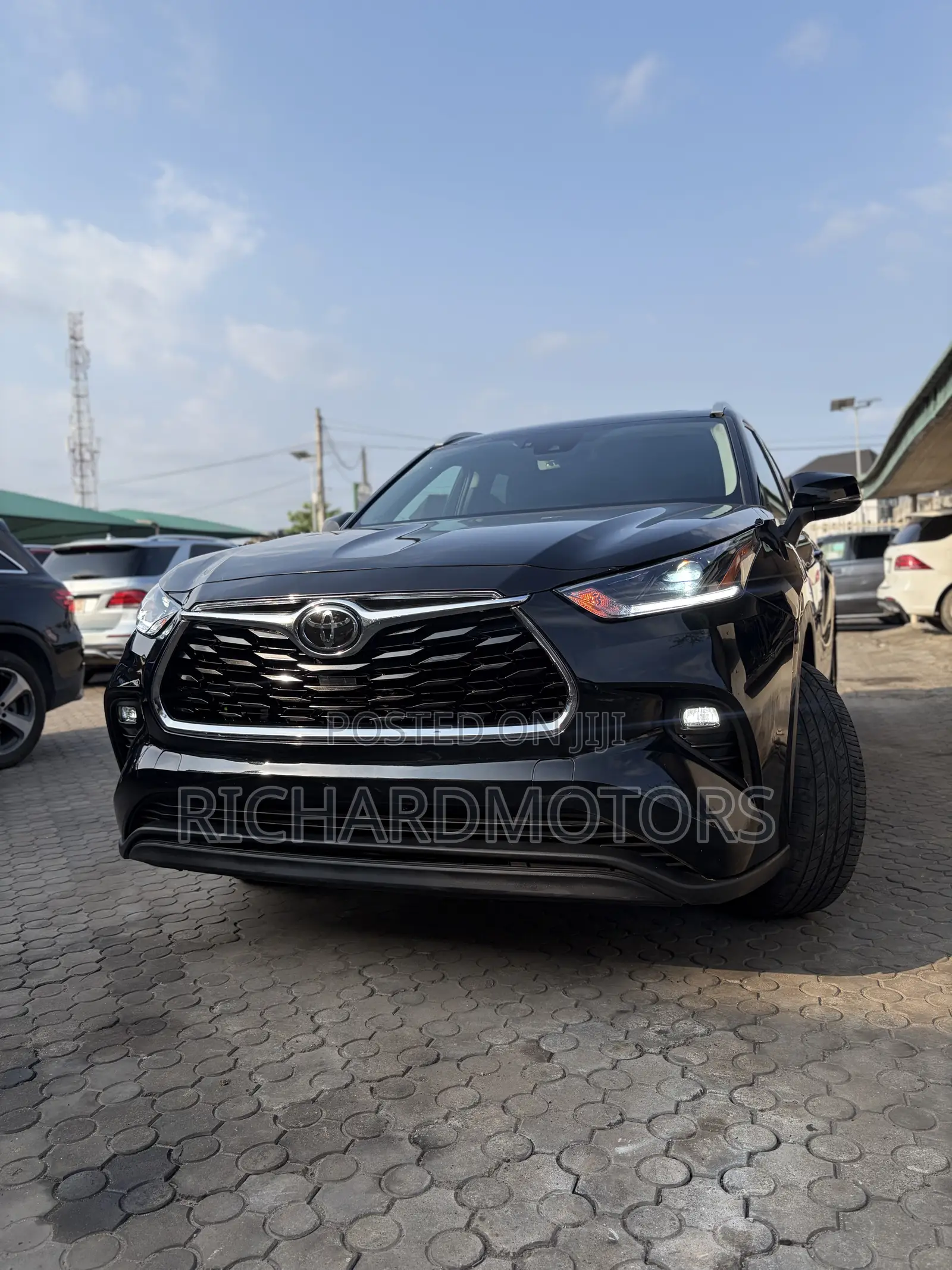 Toyota Highlander XLE 2022 Black