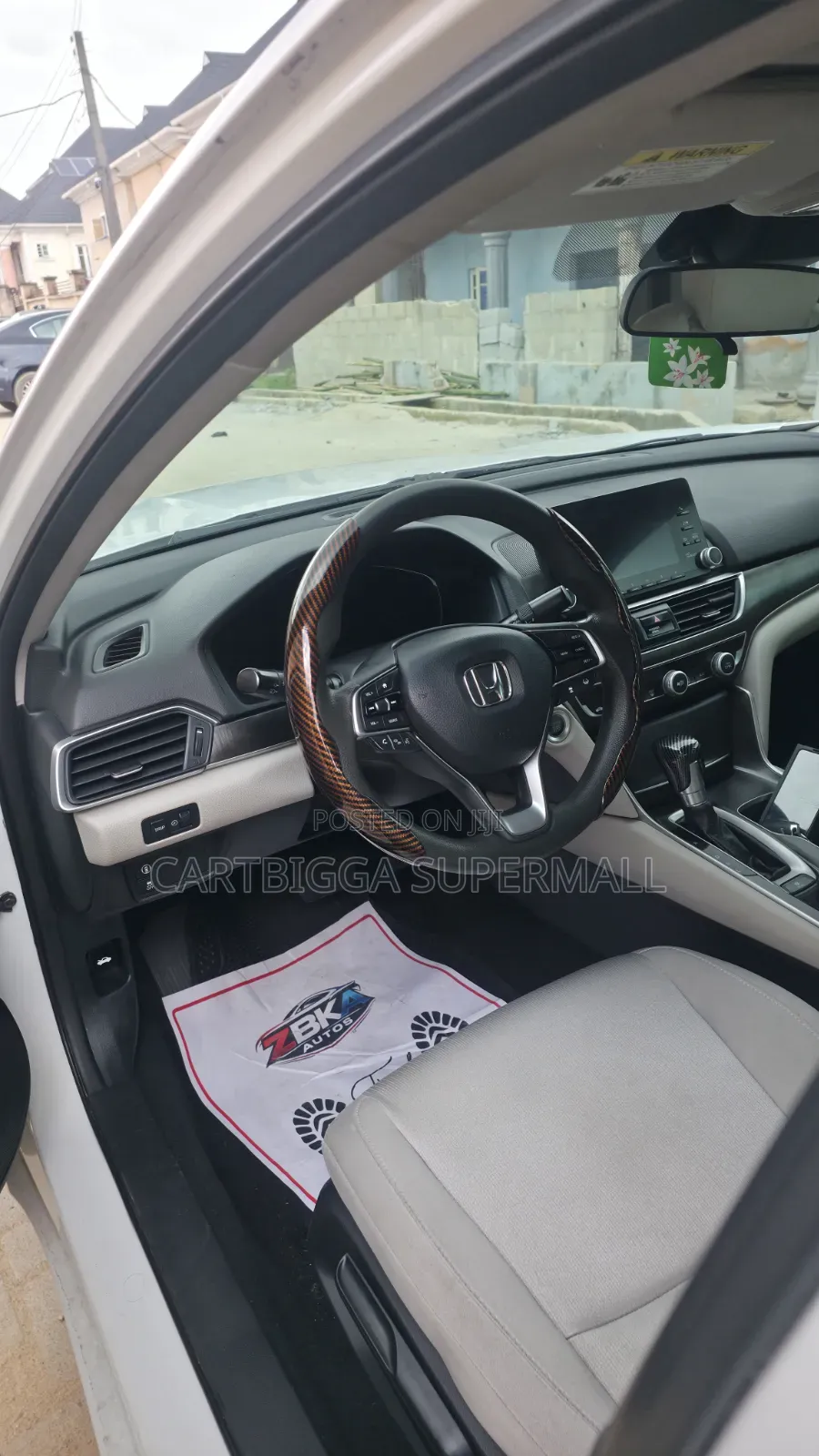 Honda Accord LX (1.5L 4cyl Turbo CVT) 2019 White