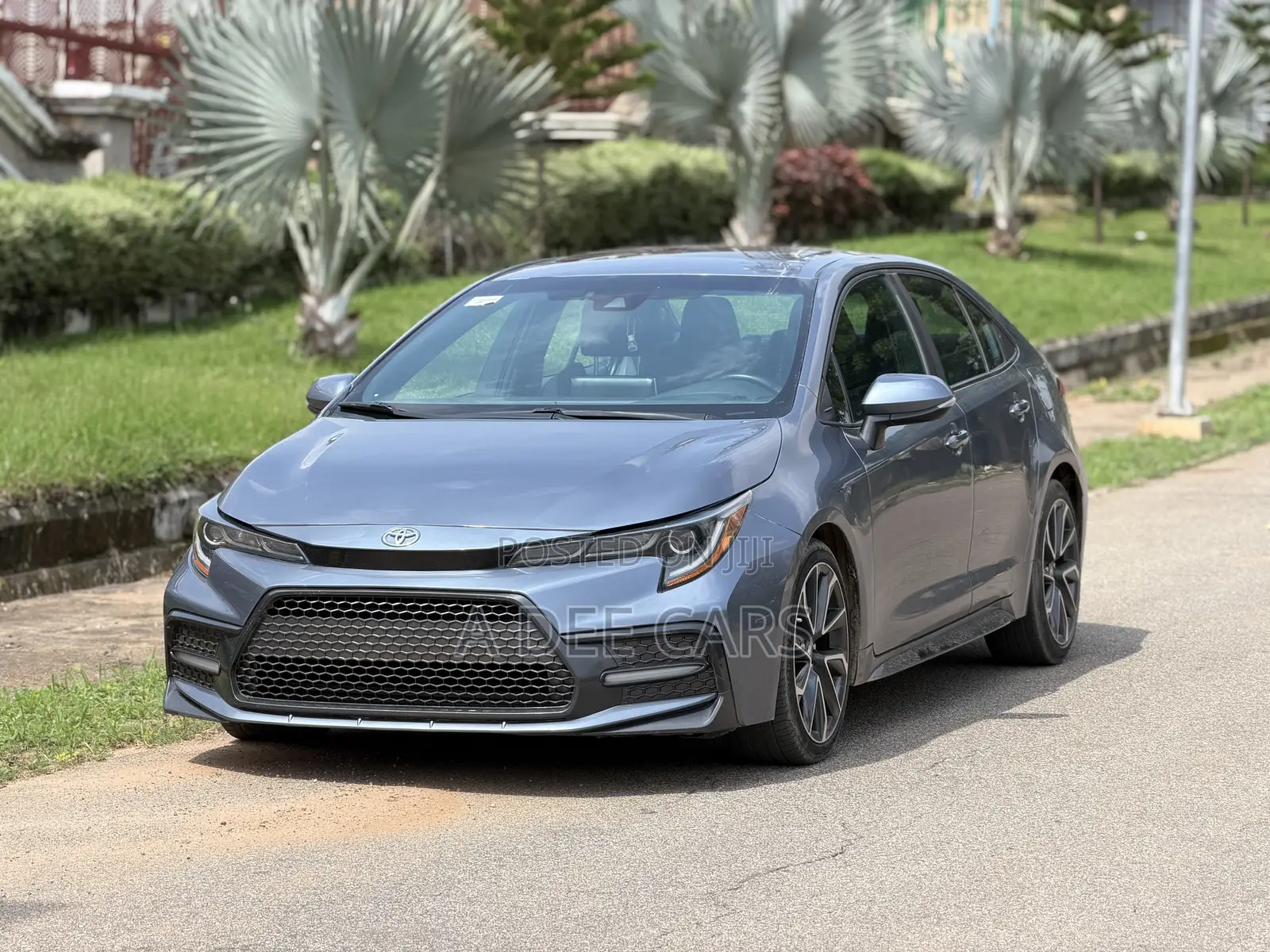 Toyota Corolla SE 2020 Blue