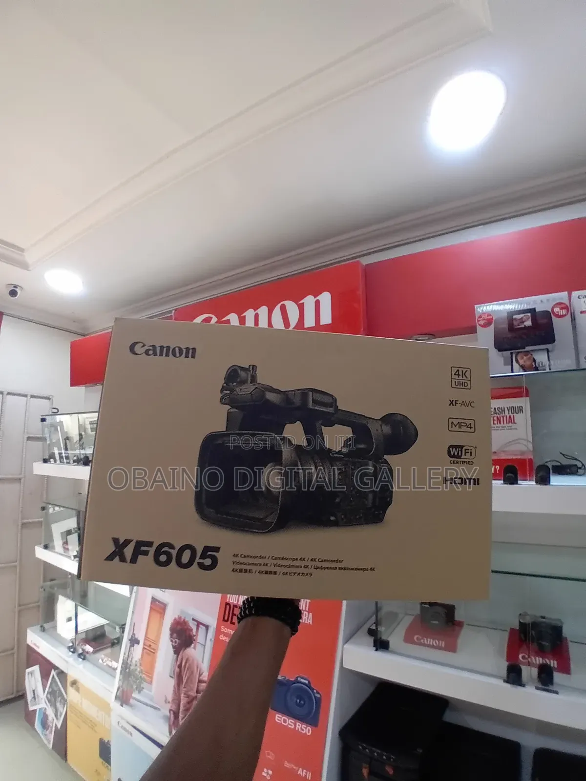 Canon XF605