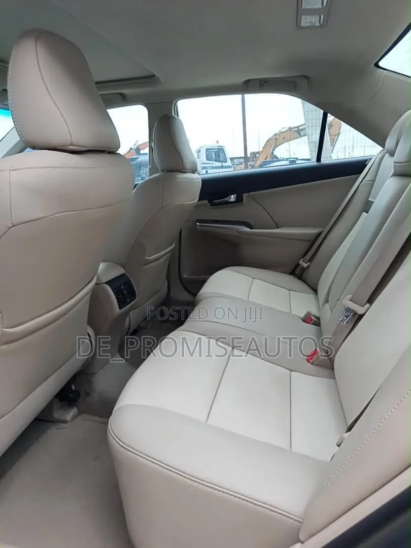 Toyota Camry XLE V6 4dr Sedan (3.5L 6cyl 6A) 2013