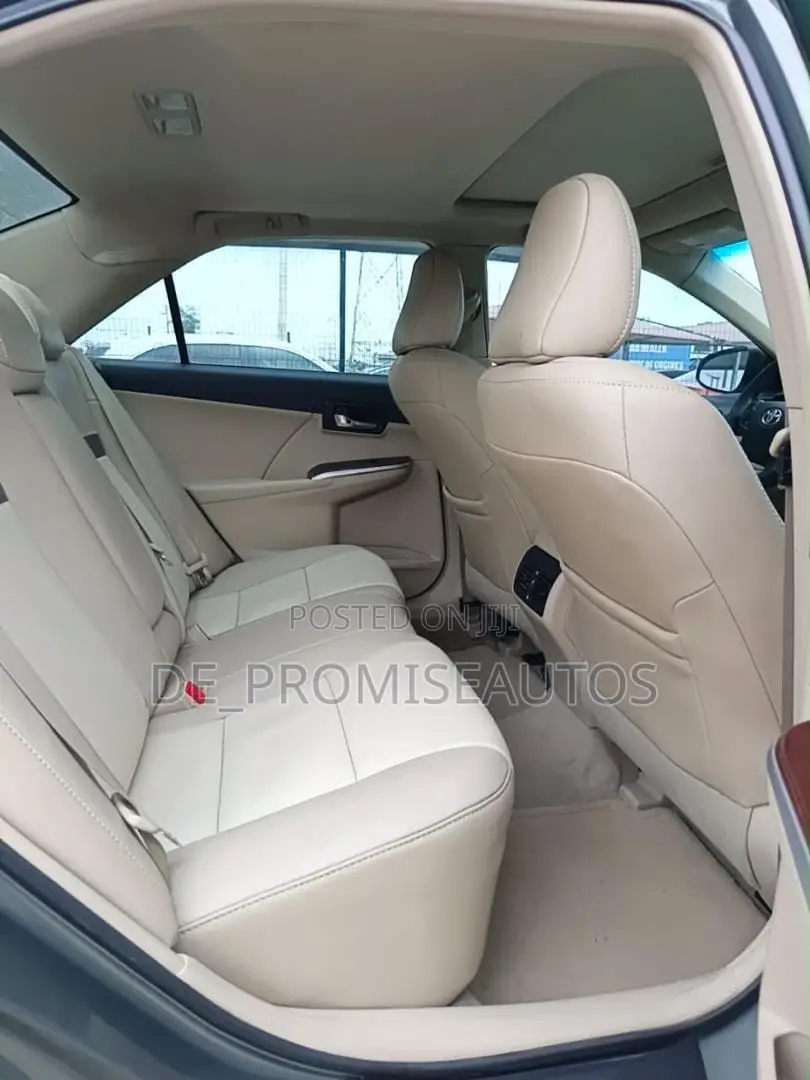 Toyota Camry XLE V6 4dr Sedan (3.5L 6cyl 6A) 2013