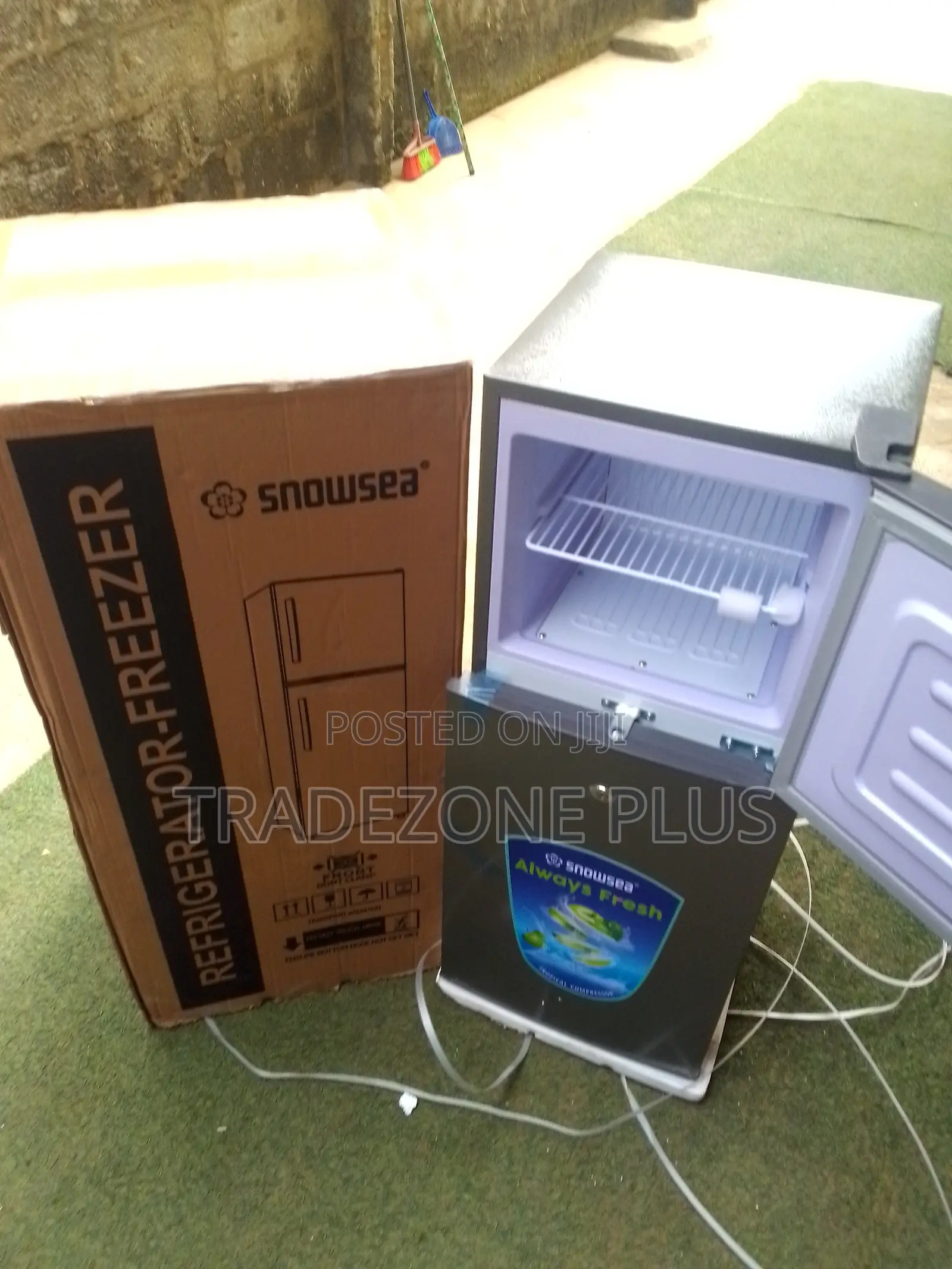 Snowsea 120L Refrigerator for a Better Kitchen Setup